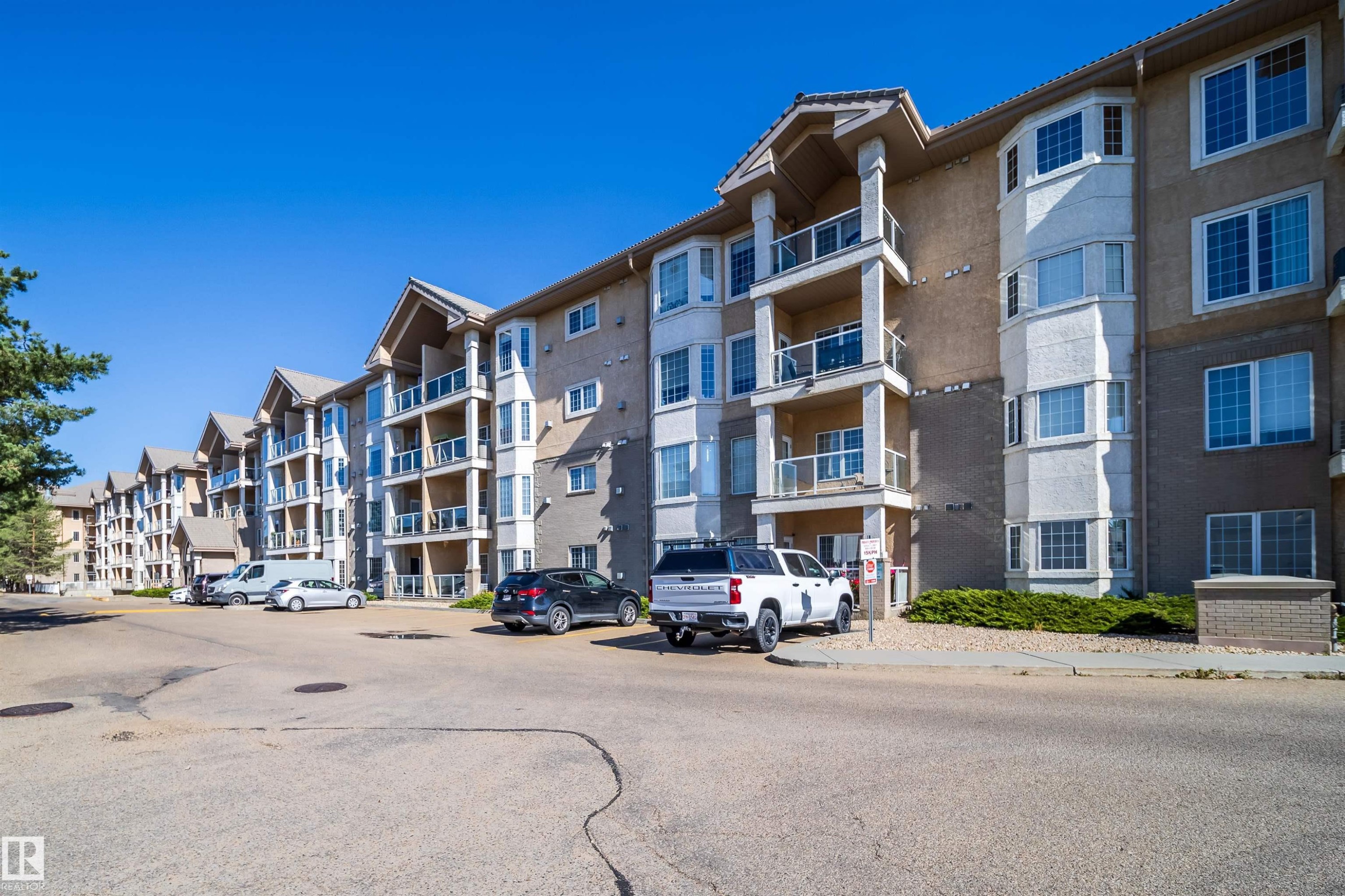 #208 11260 153 Av Nw, Edmonton, AB
