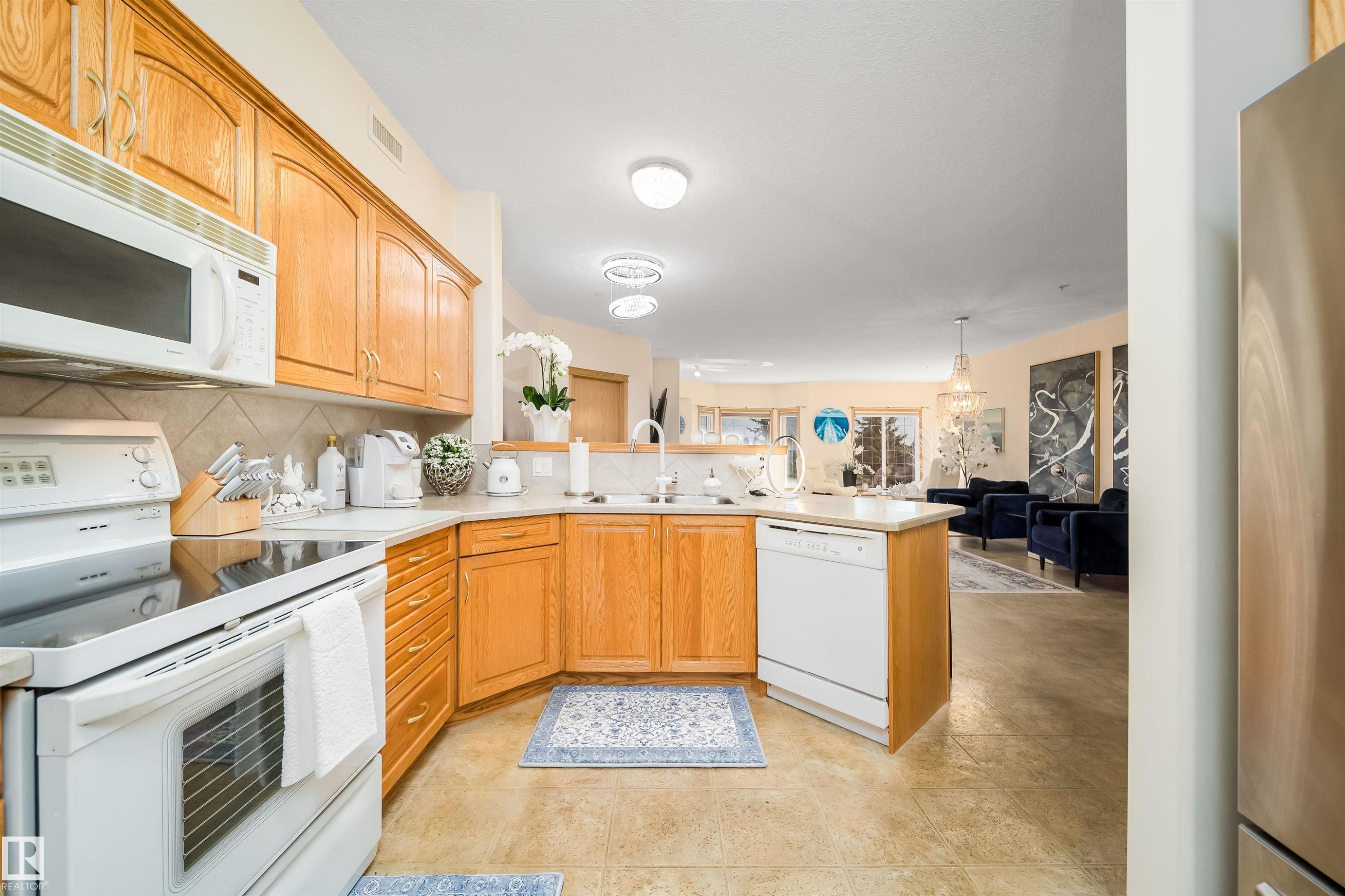 #208 11260 153 Av Nw, Edmonton, AB