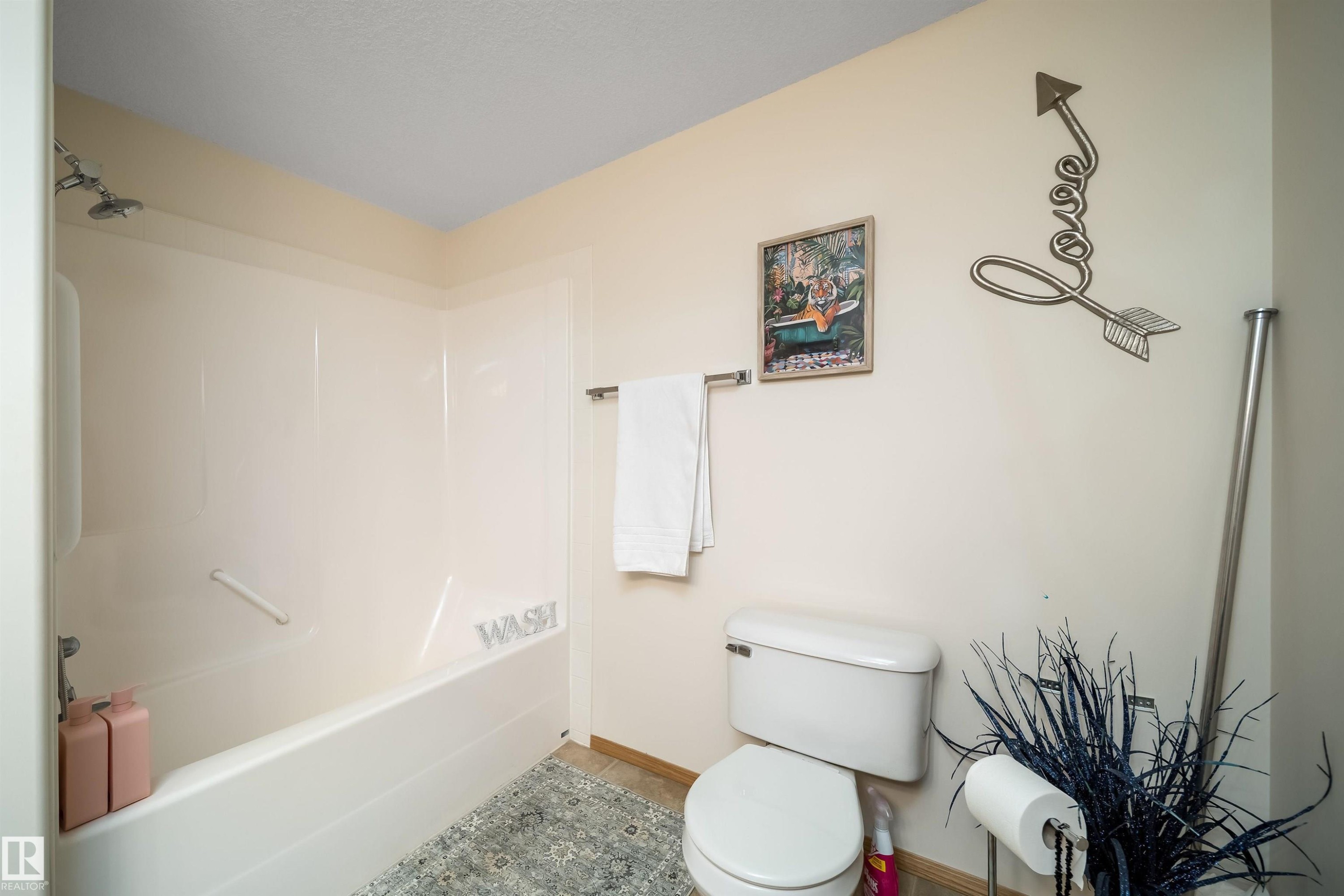 #208 11260 153 Av Nw, Edmonton, AB