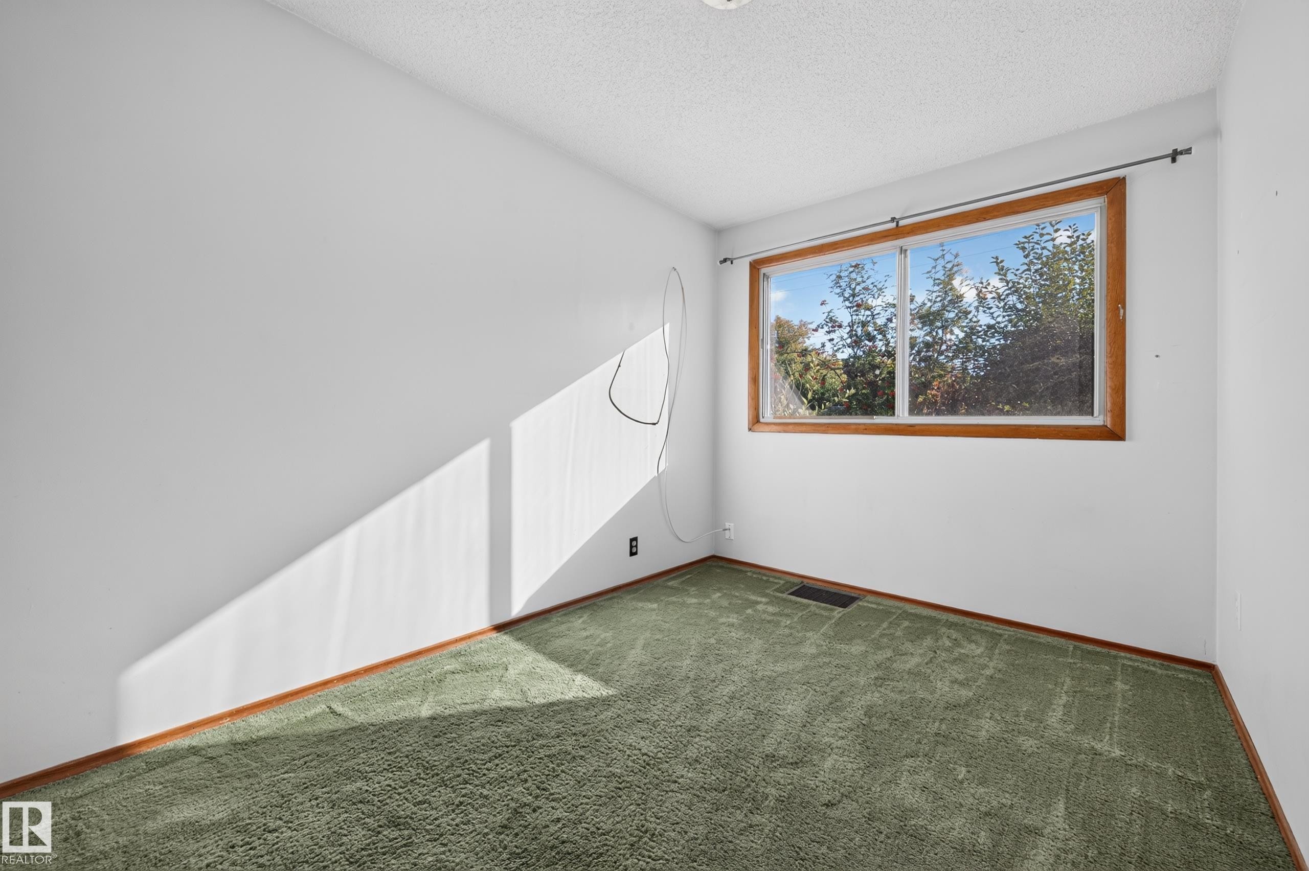 11109 38 Street Nw, Edmonton, AB