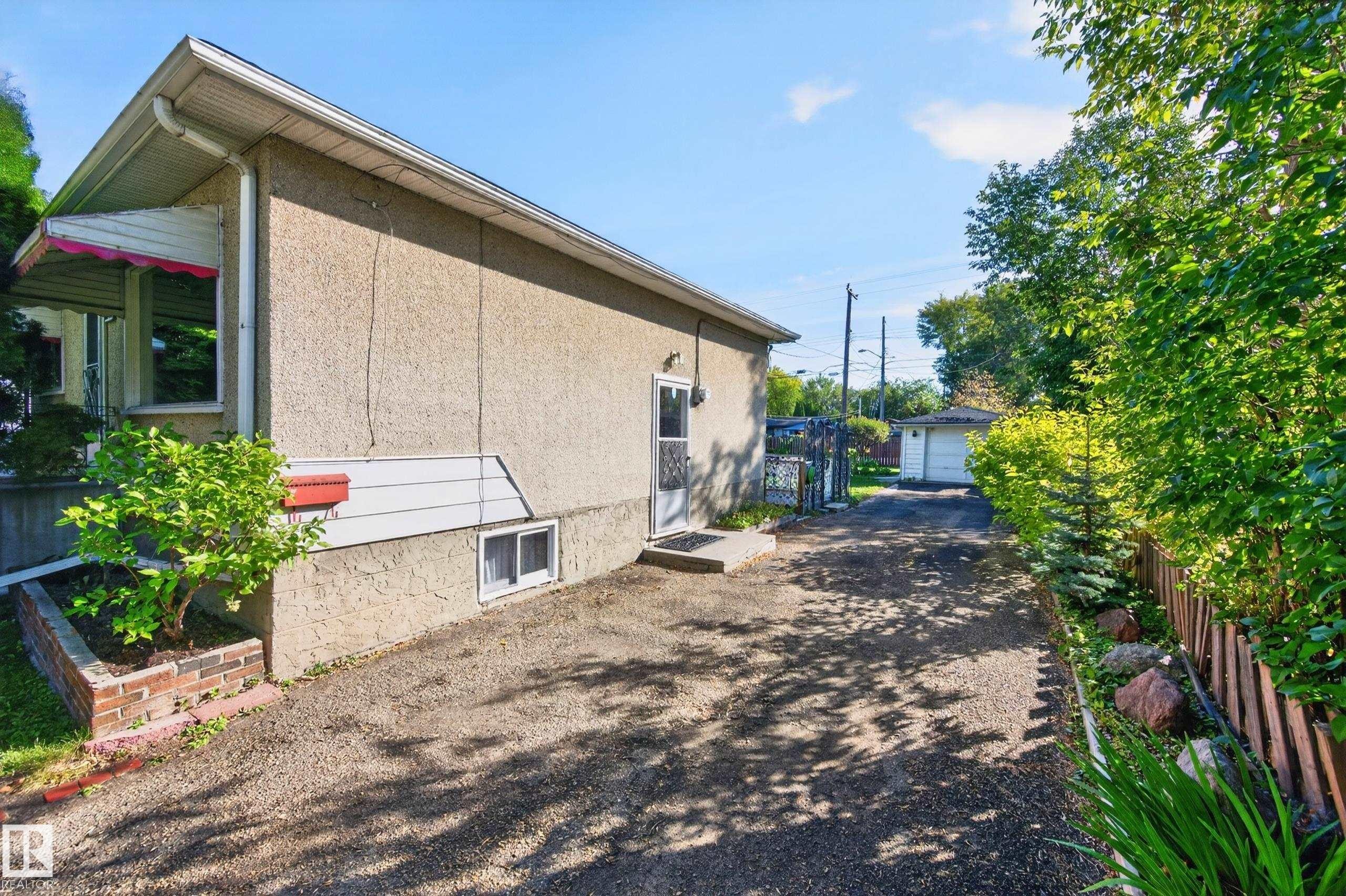 11109 38 Street Nw, Edmonton, AB