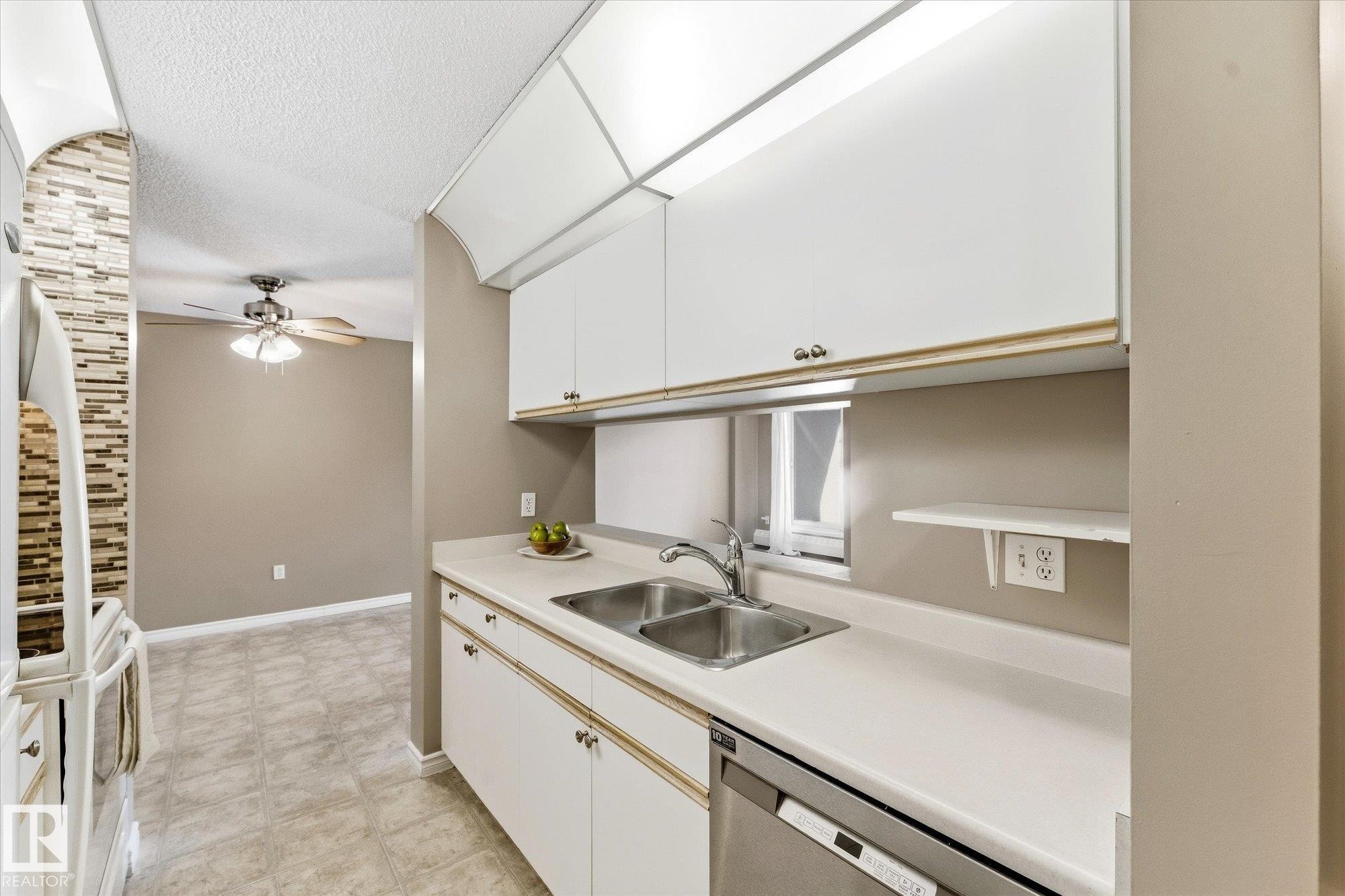 #104 2508 50 St Nw, Edmonton, AB