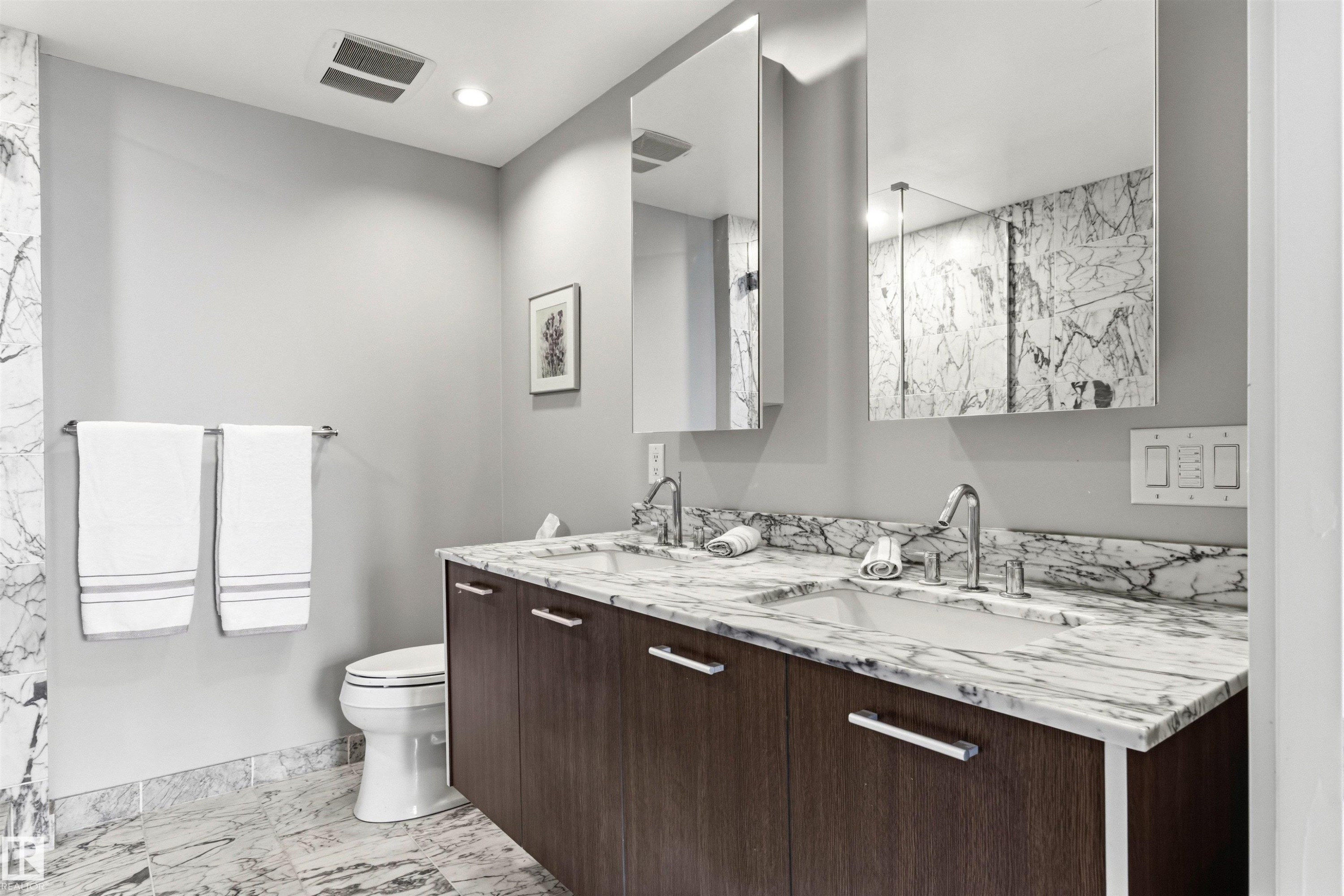 #406 2504 109 St Nw, Edmonton, AB - Indoor Photo Showing Bathroom
