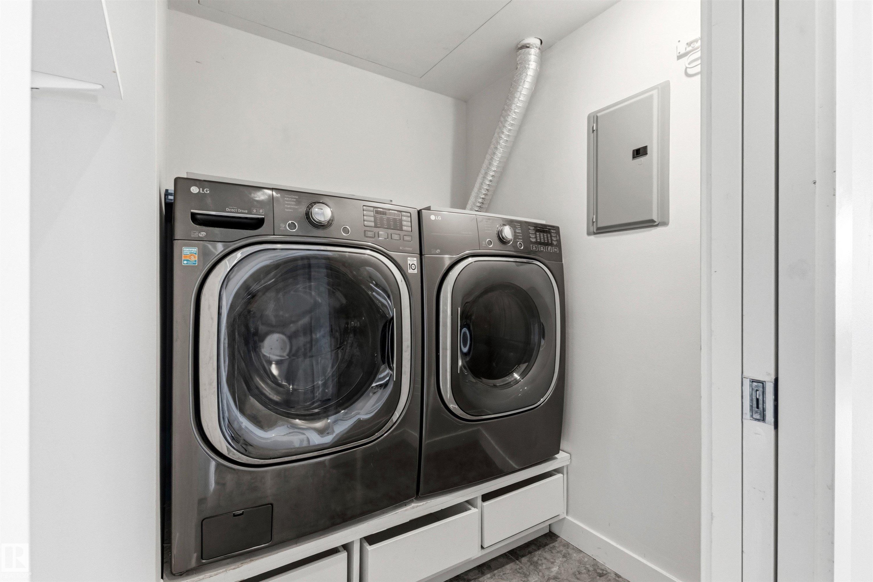 #406 2504 109 St Nw, Edmonton, AB - Indoor Photo Showing Laundry Room