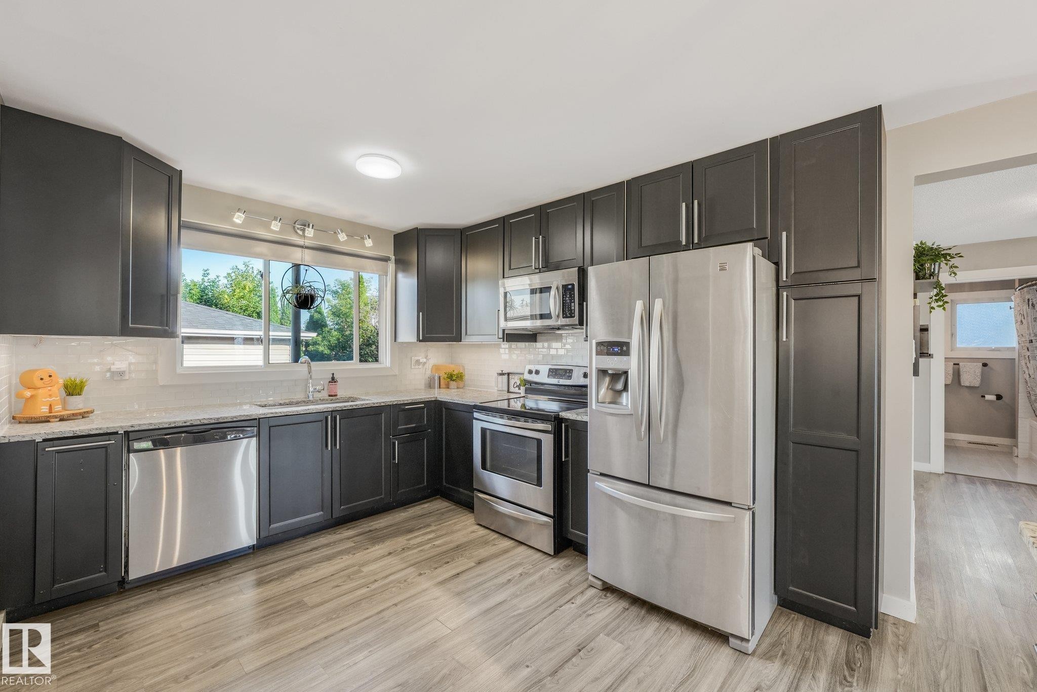 14115 70 Street Nw, Edmonton, AB
