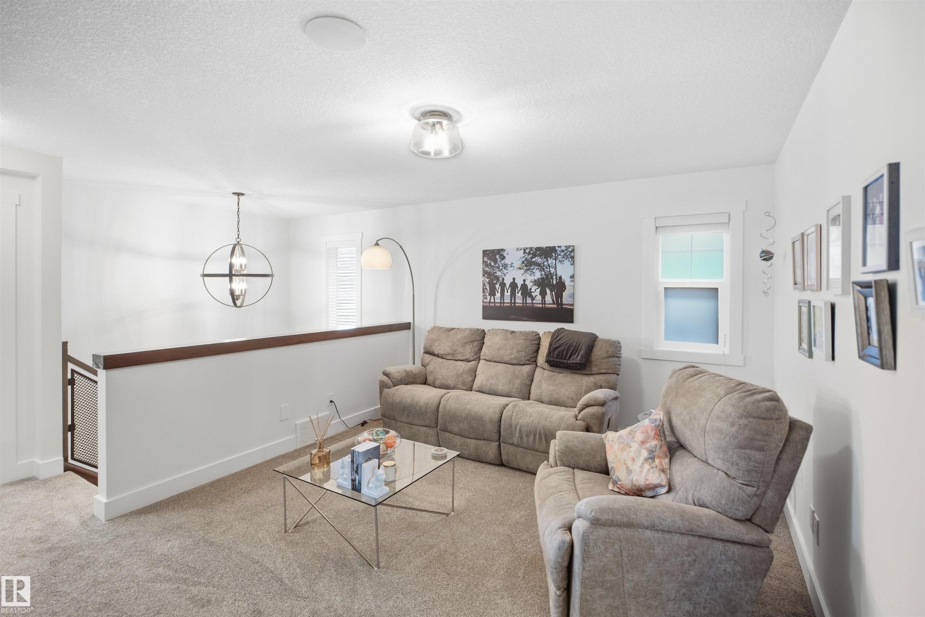 6917 Johnnie Caine Way Nw, Edmonton, AB