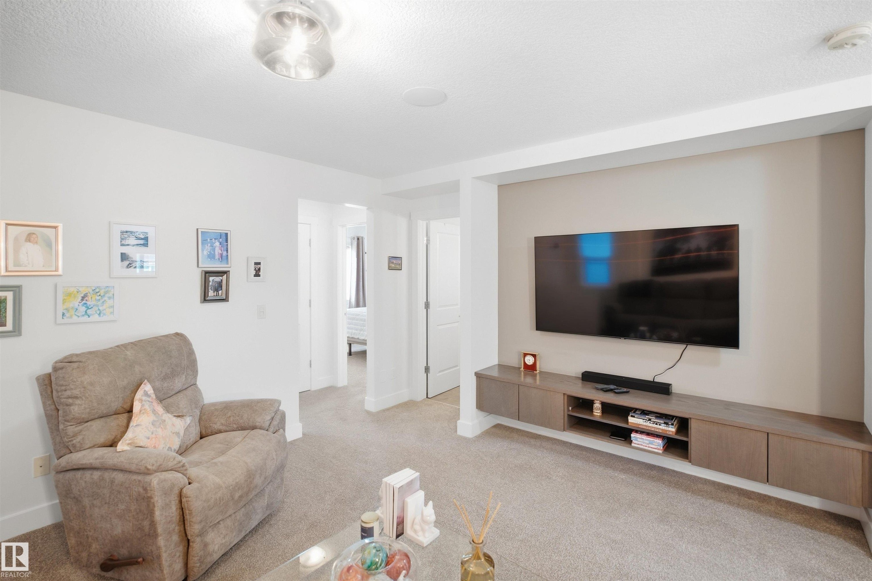 6917 Johnnie Caine Way Nw, Edmonton, AB