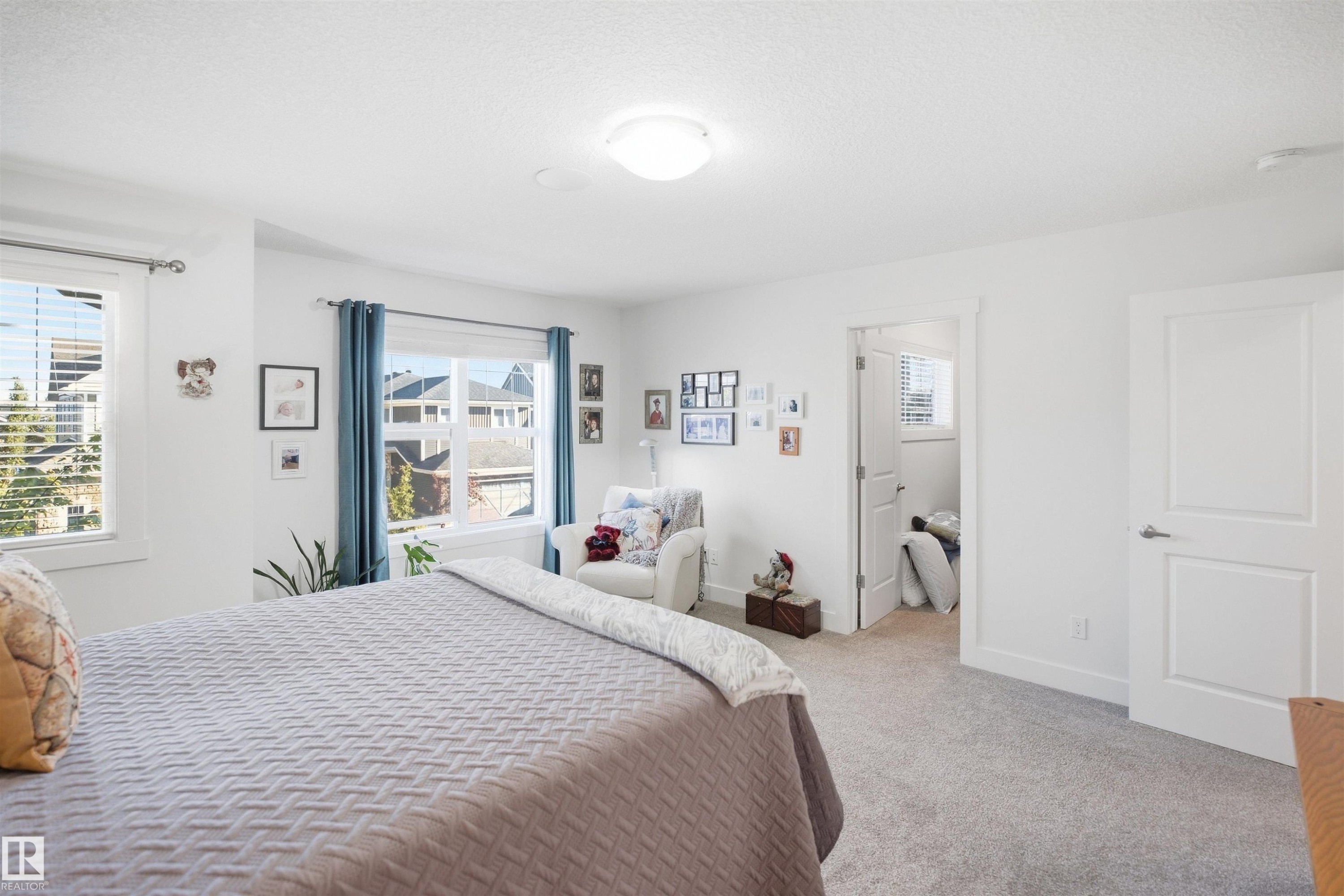 6917 Johnnie Caine Way Nw, Edmonton, AB