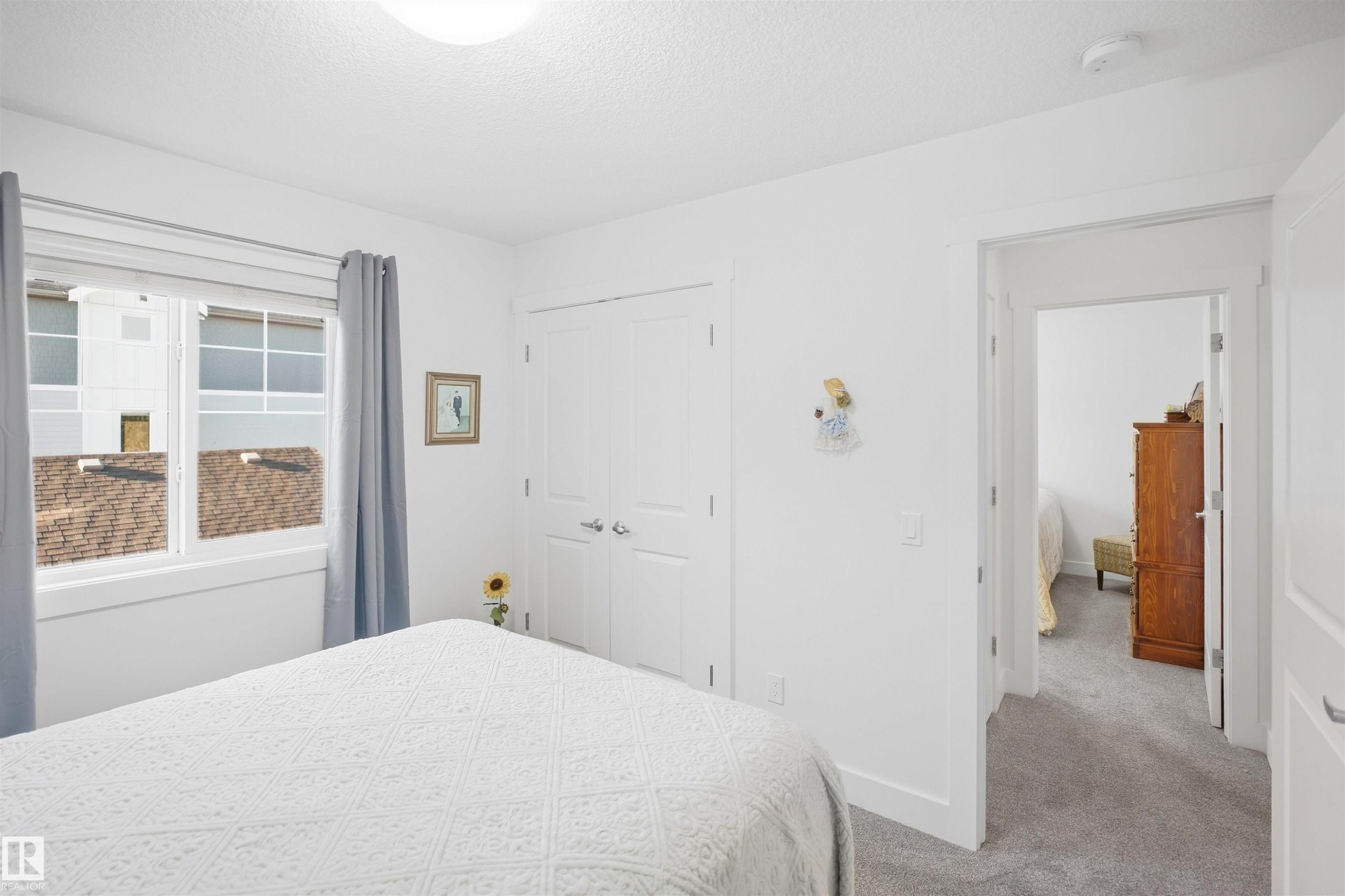 6917 Johnnie Caine Way Nw, Edmonton, AB