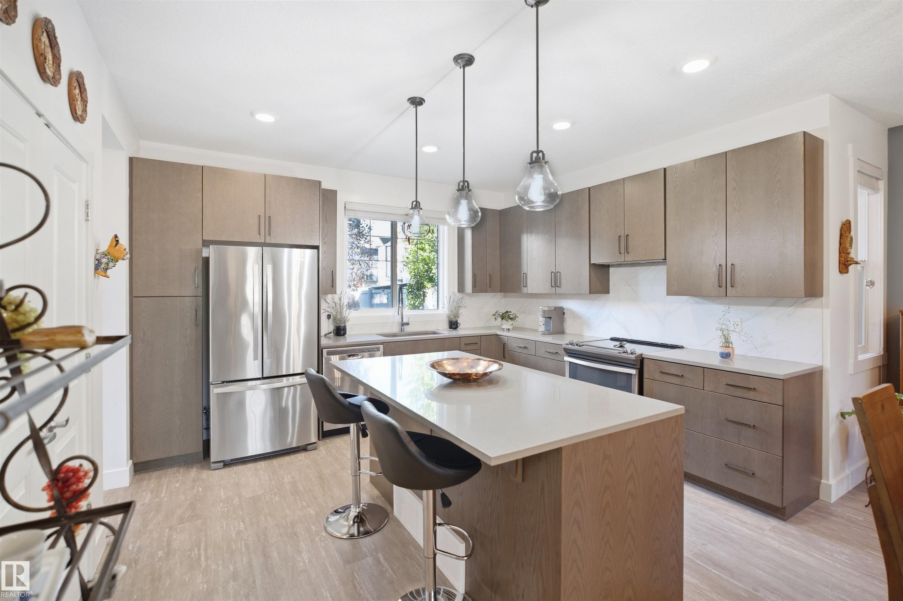 6917 Johnnie Caine Way Nw, Edmonton, AB