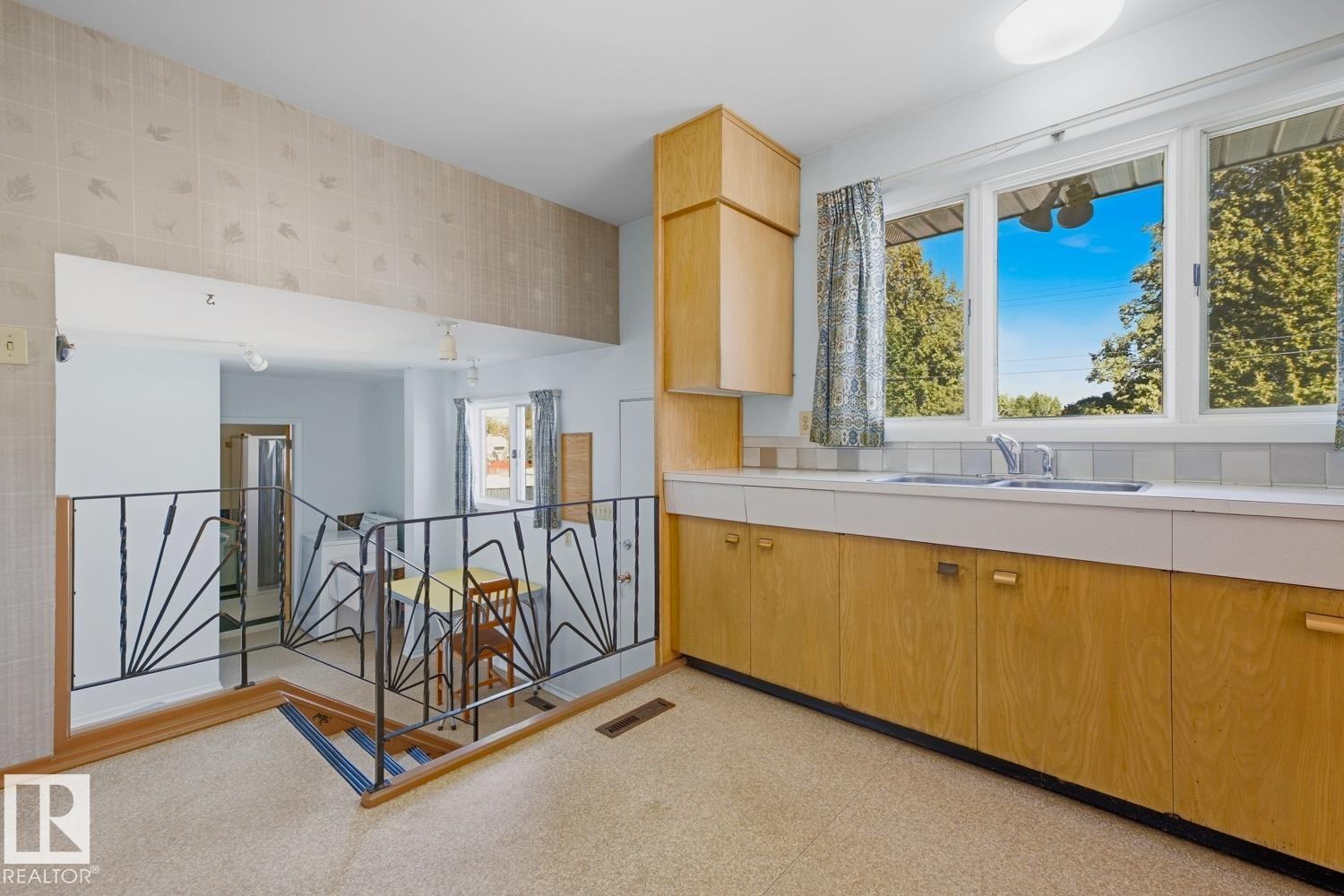 3830 Ada Boulevard Nw, Edmonton, AB