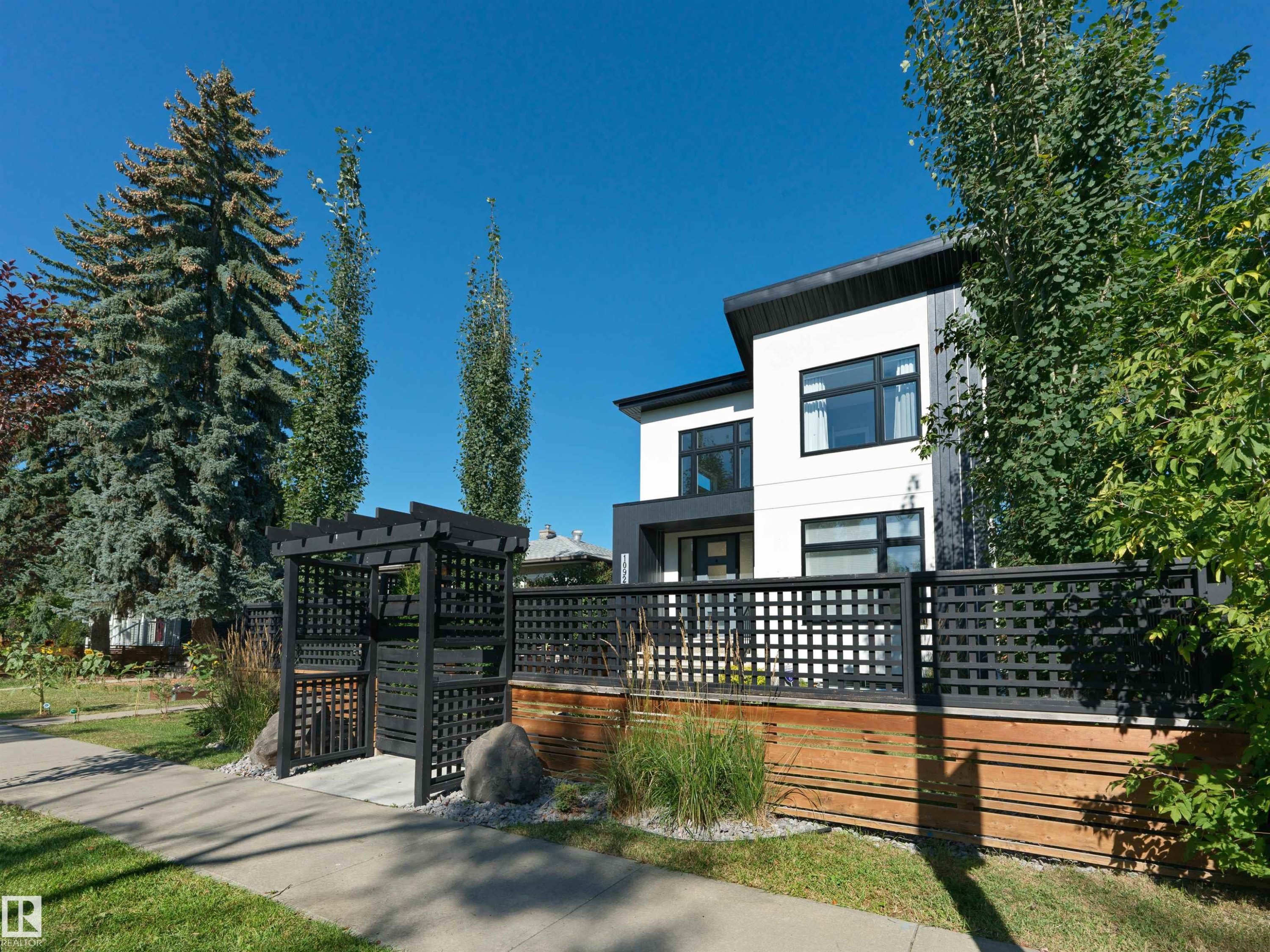 10926 72 Avenue Nw, Edmonton, AB