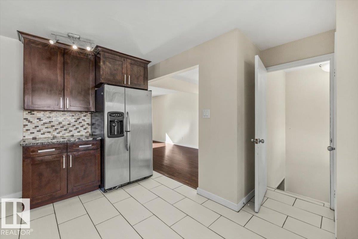 11516 44 Avenue Nw, Edmonton, AB