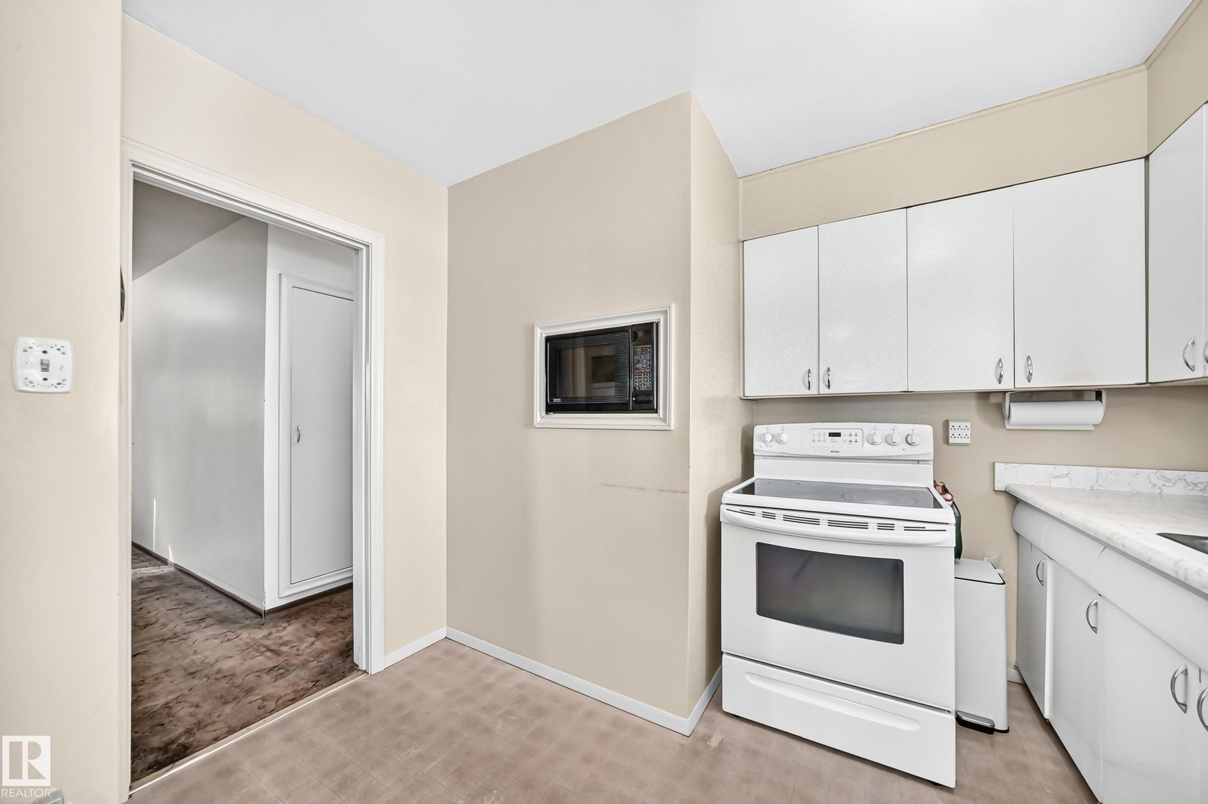 10528 128 Avenue Nw, Edmonton, AB