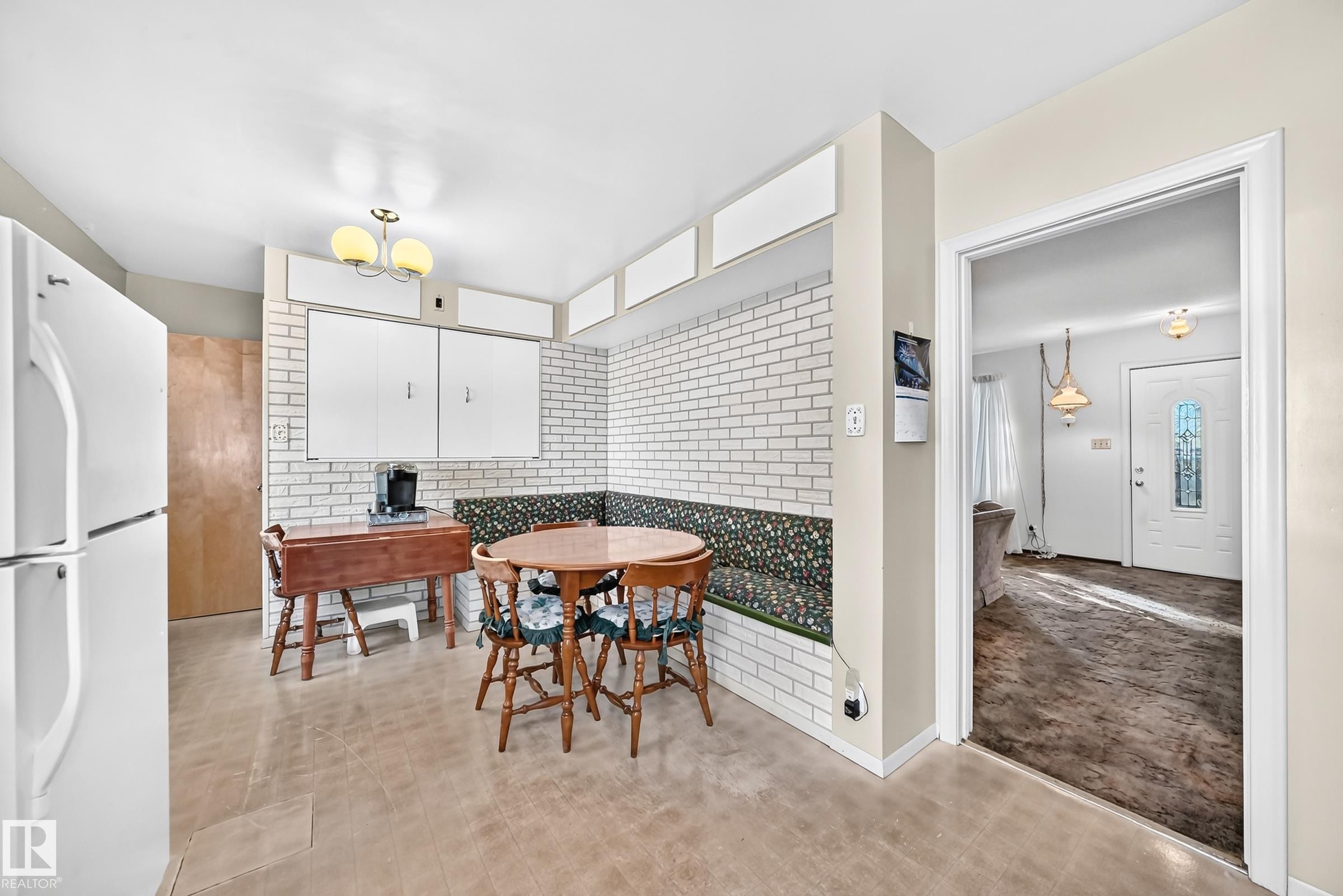 10528 128 Avenue Nw, Edmonton, AB