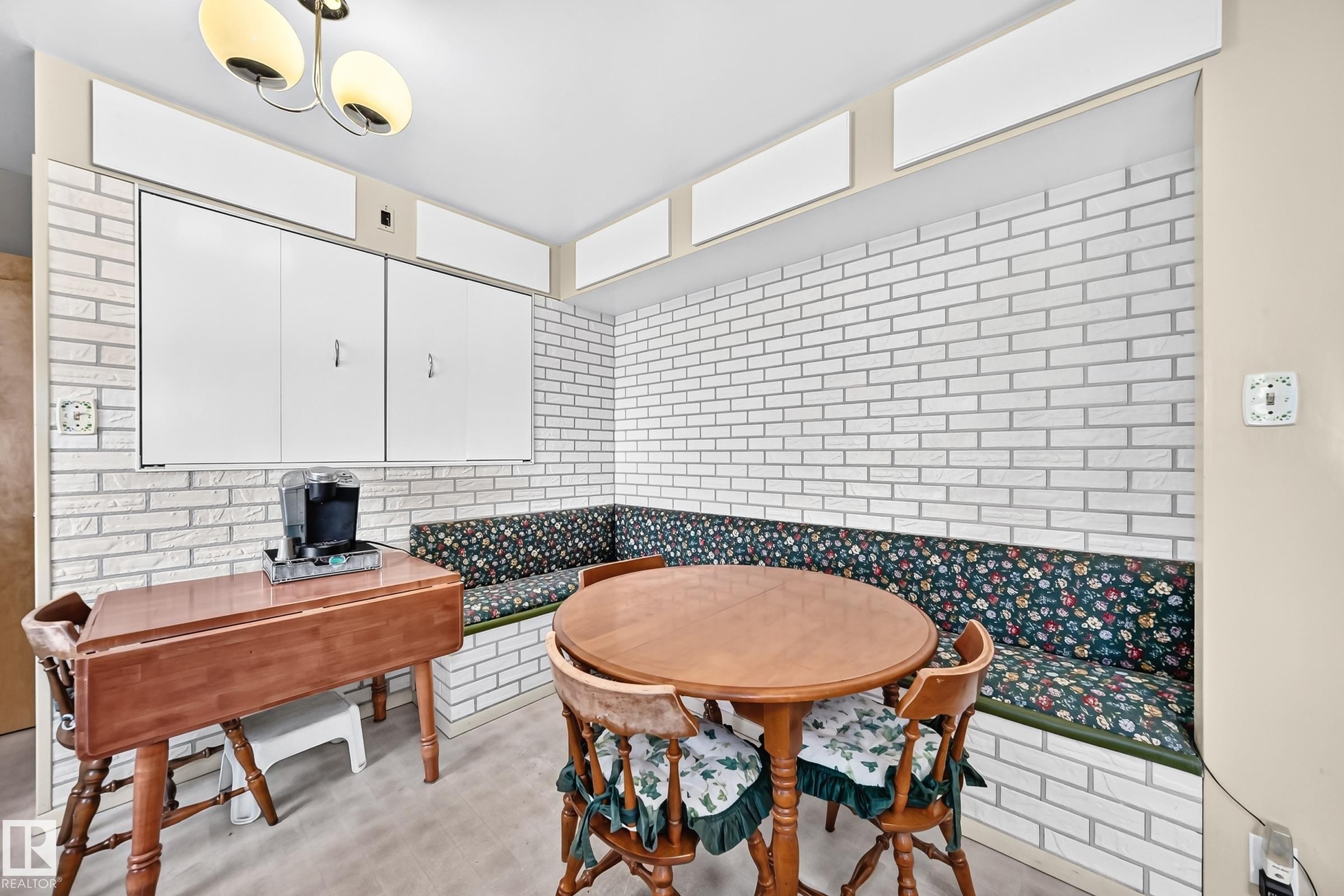10528 128 Avenue Nw, Edmonton, AB