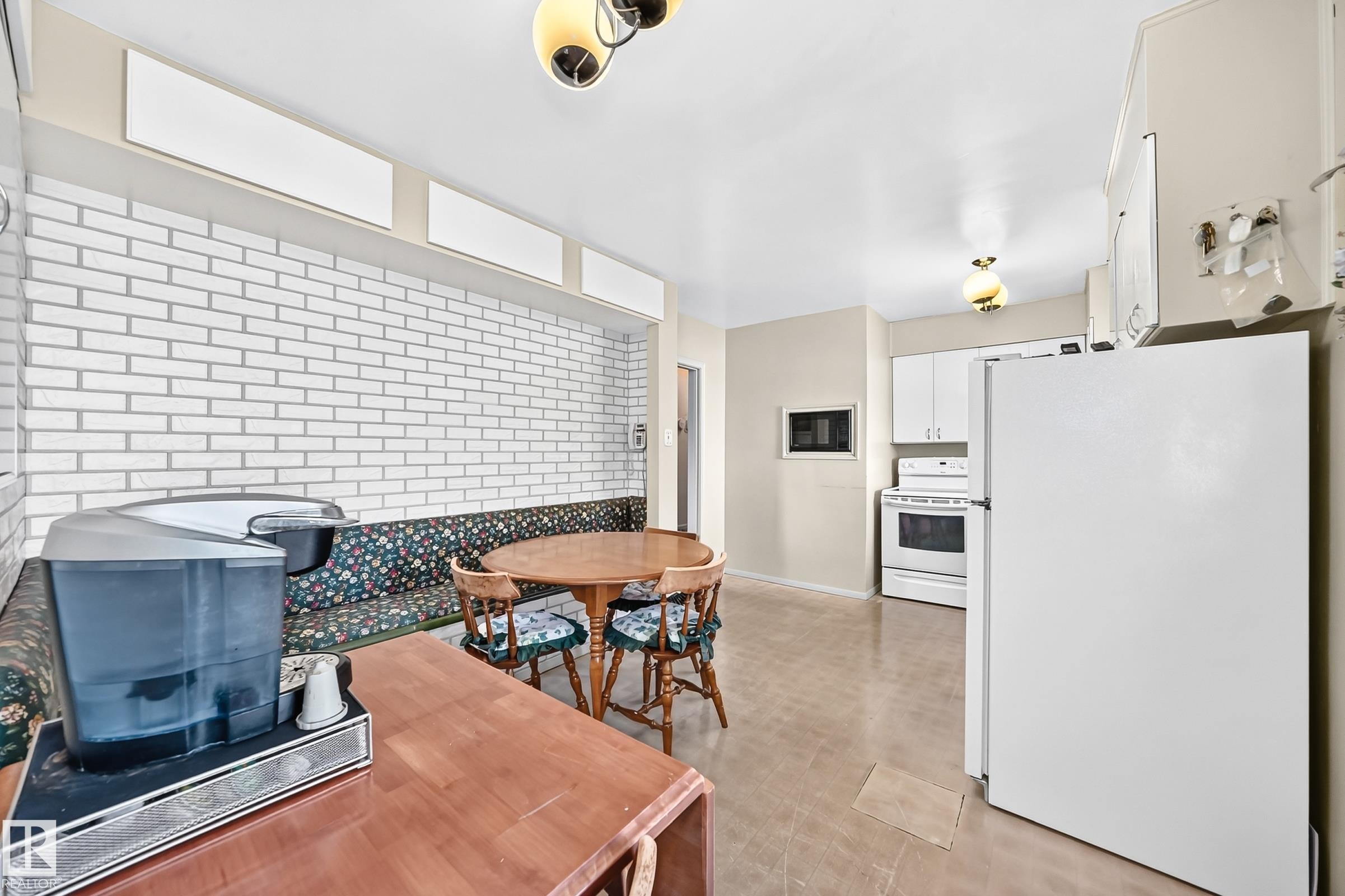 10528 128 Avenue Nw, Edmonton, AB