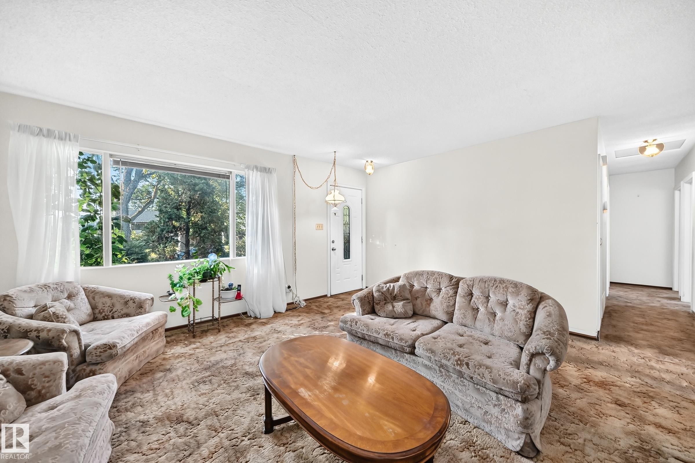 10528 128 Avenue Nw, Edmonton, AB