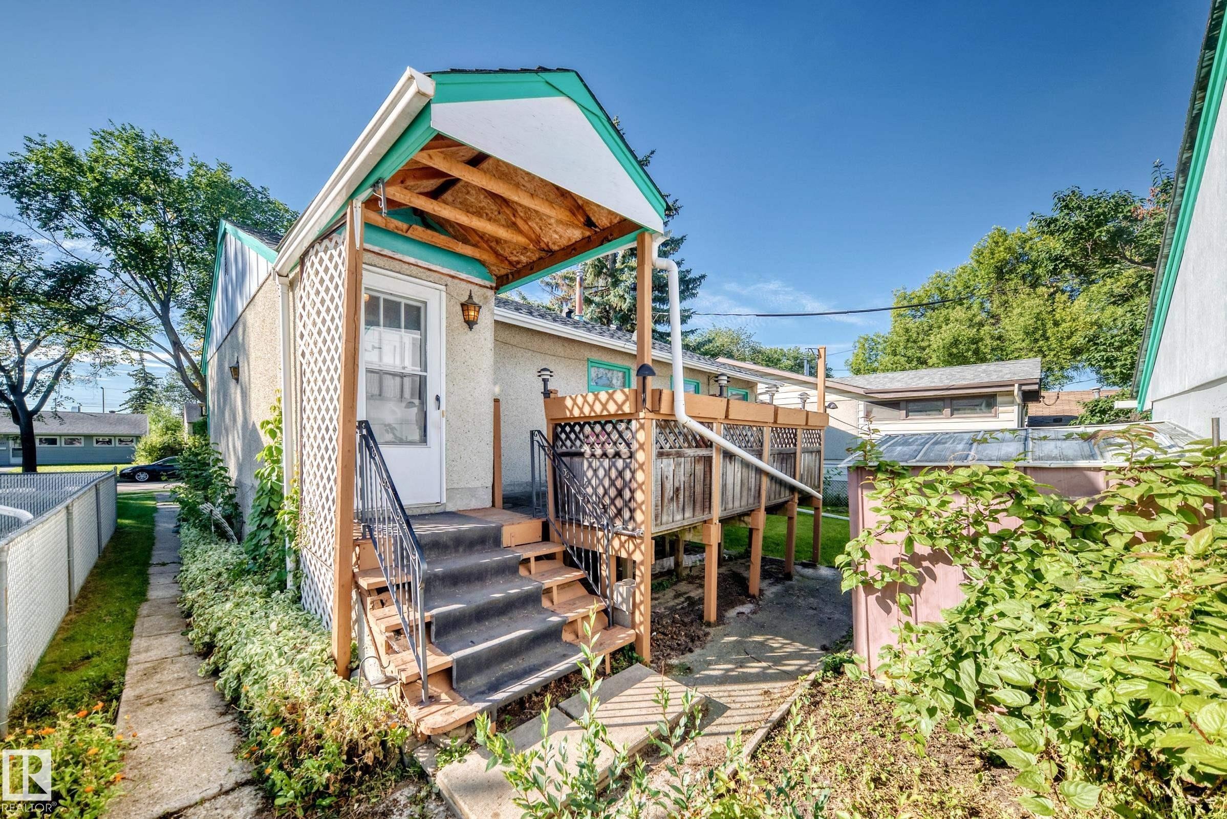 10528 128 Avenue Nw, Edmonton, AB