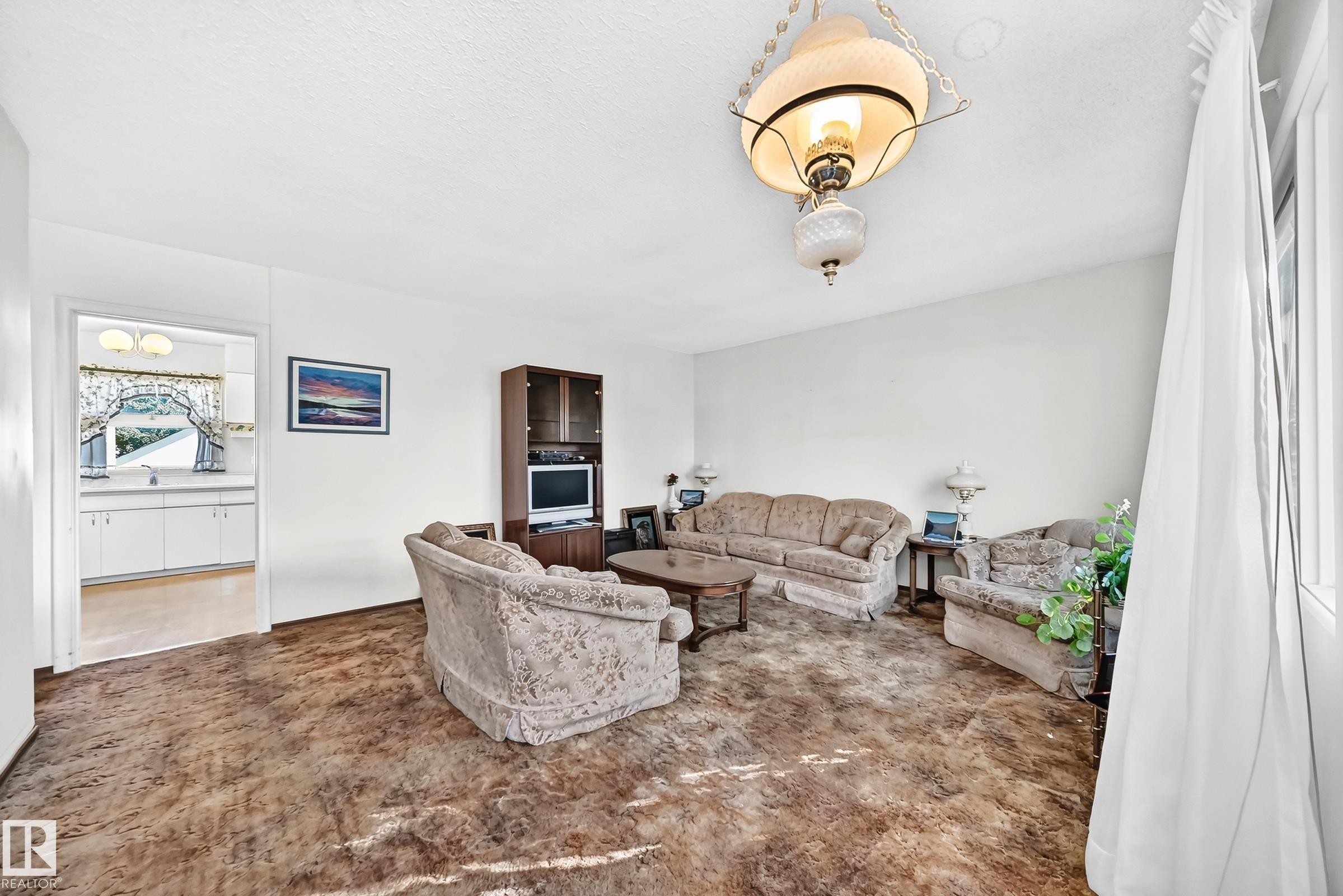 10528 128 Avenue Nw, Edmonton, AB