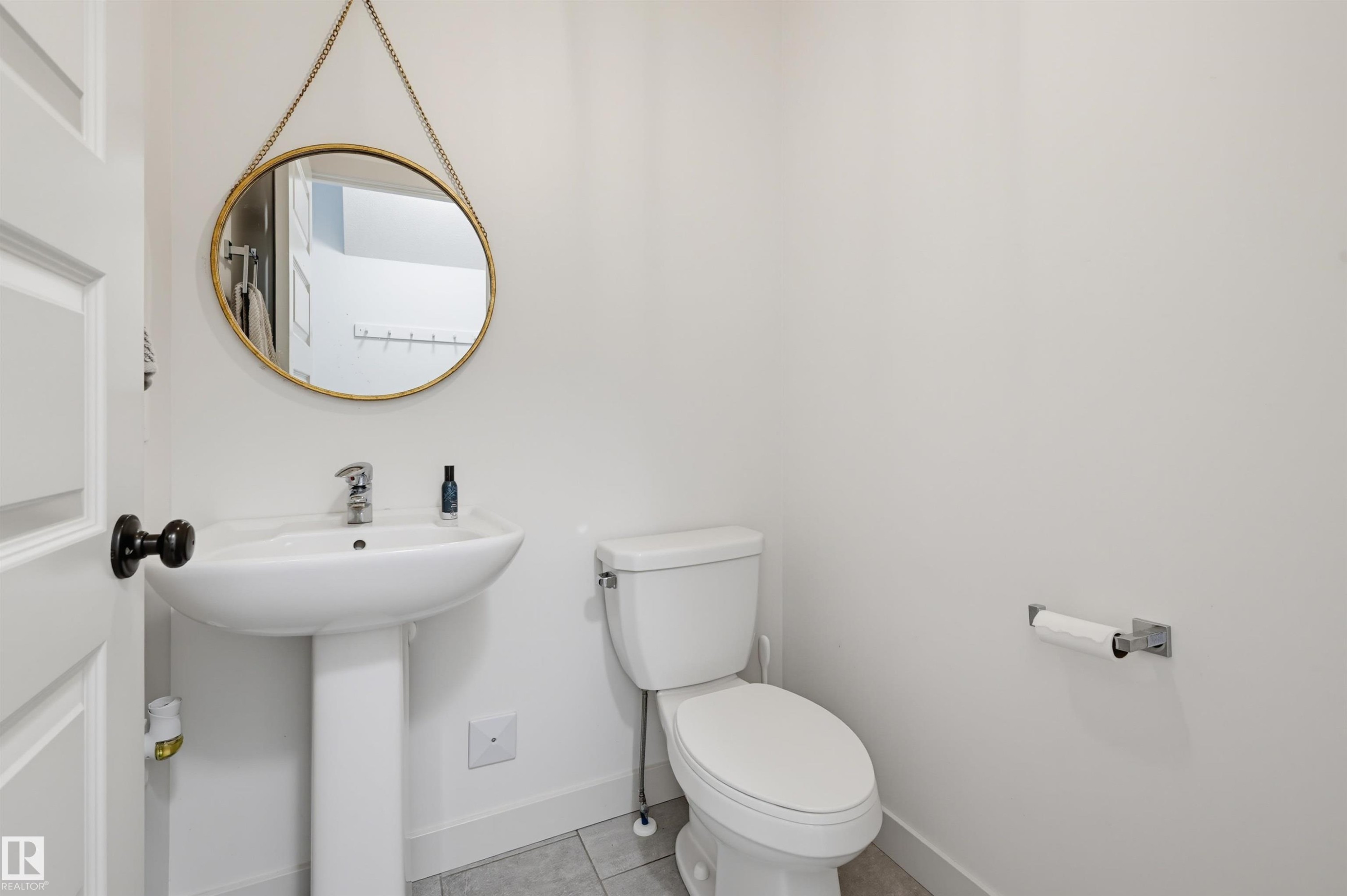 22434 99A Avenue Nw, Edmonton, AB - Indoor Photo Showing Bathroom