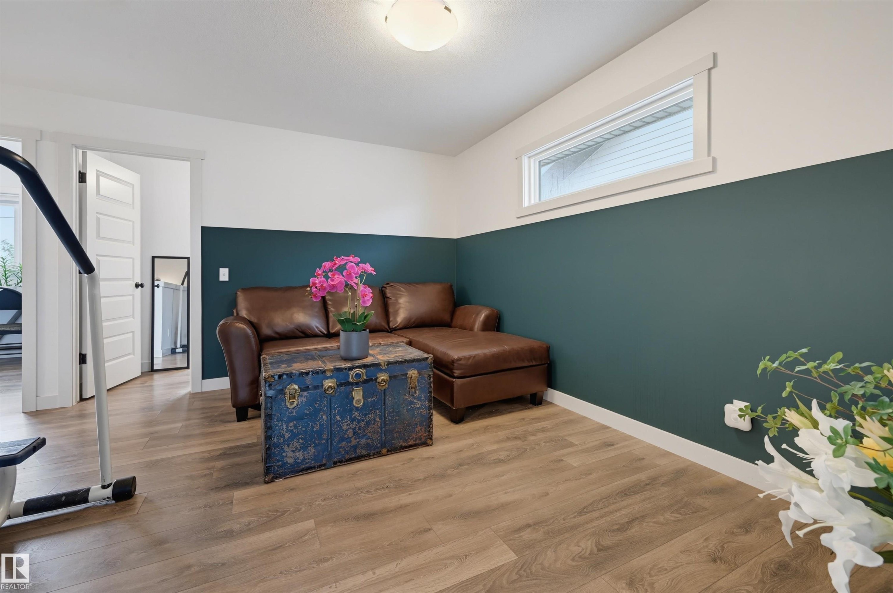 22434 99A Avenue Nw, Edmonton, AB - Indoor