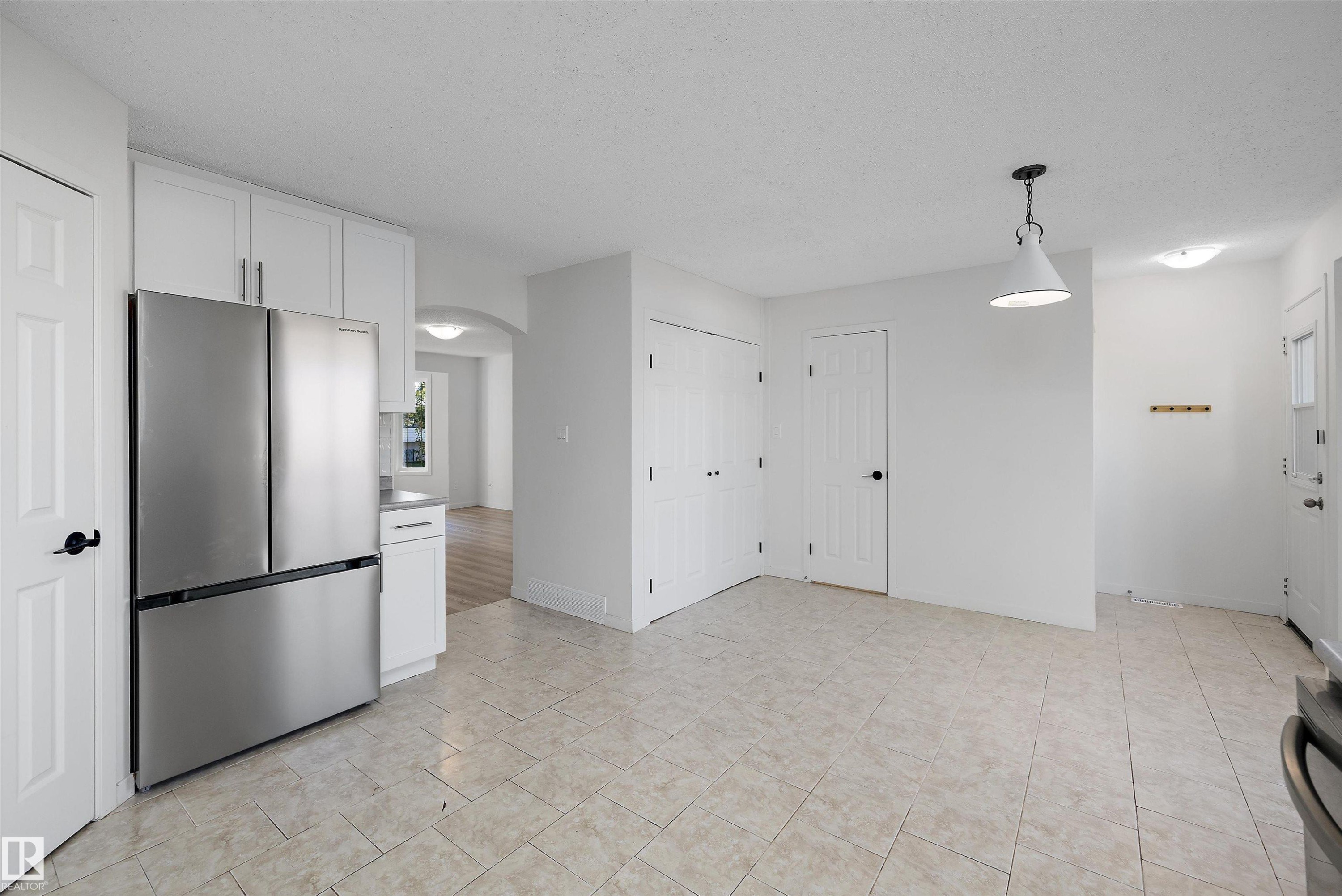 11822 47 Street Nw, Edmonton, AB