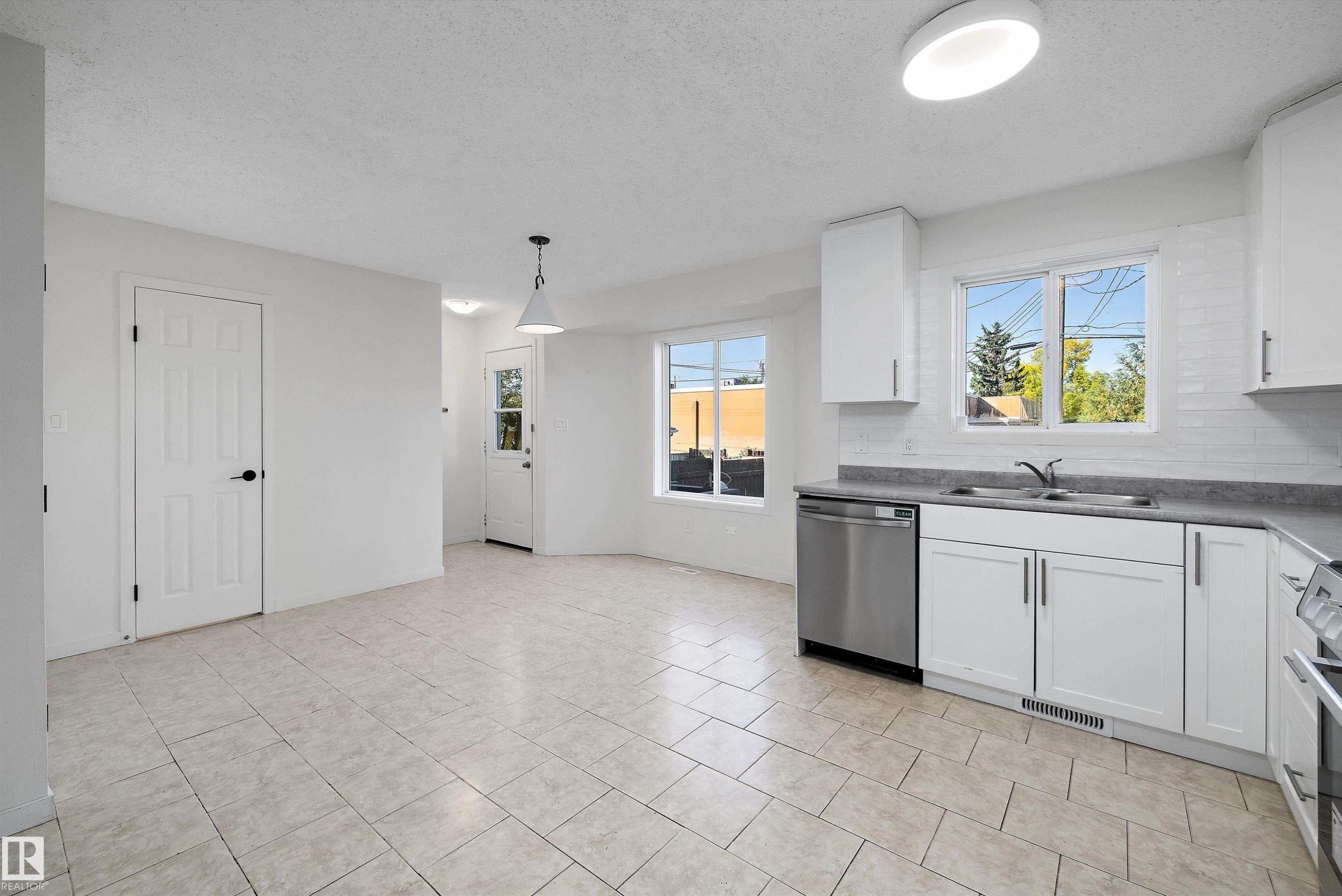 11822 47 Street Nw, Edmonton, AB