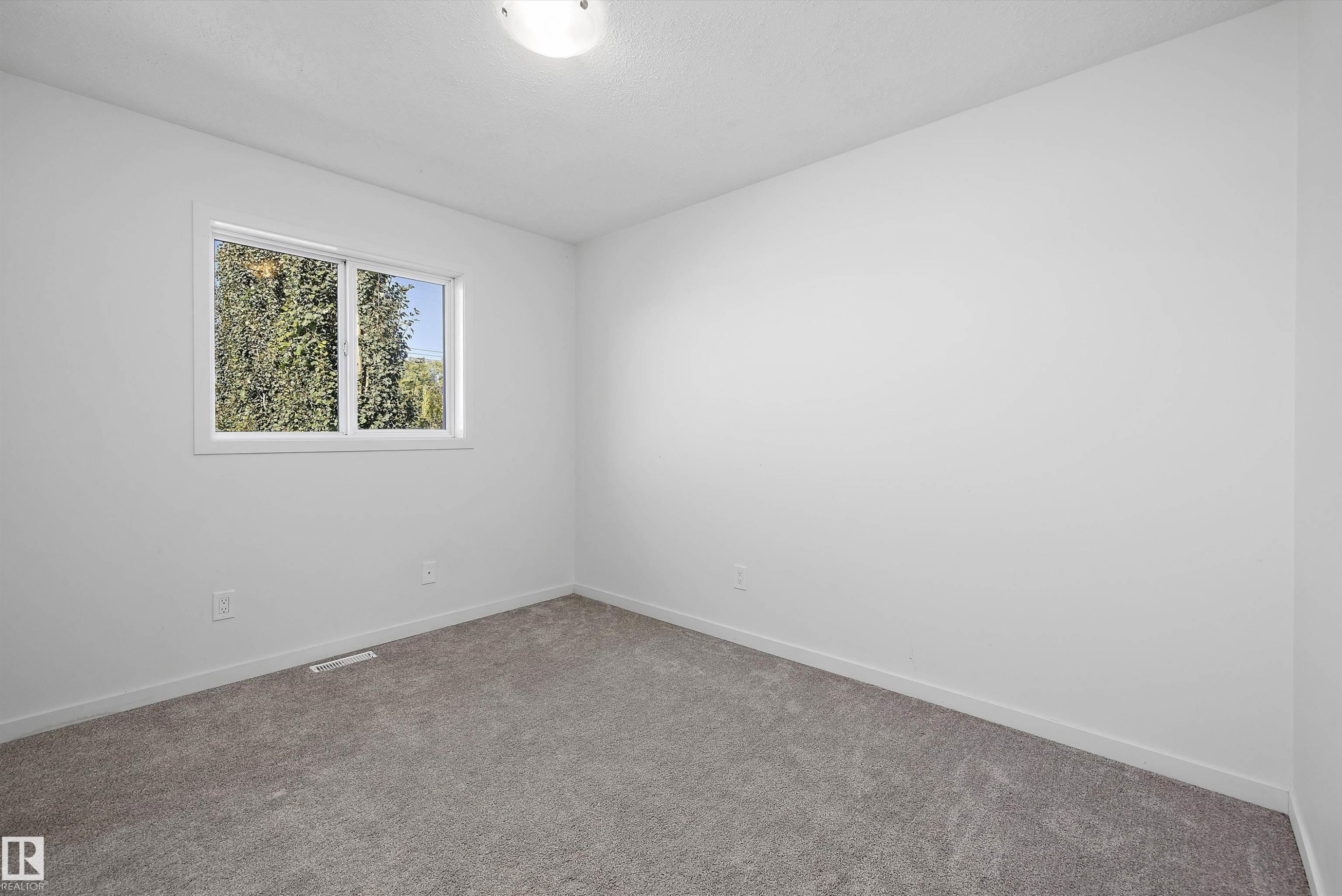 11822 47 Street Nw, Edmonton, AB
