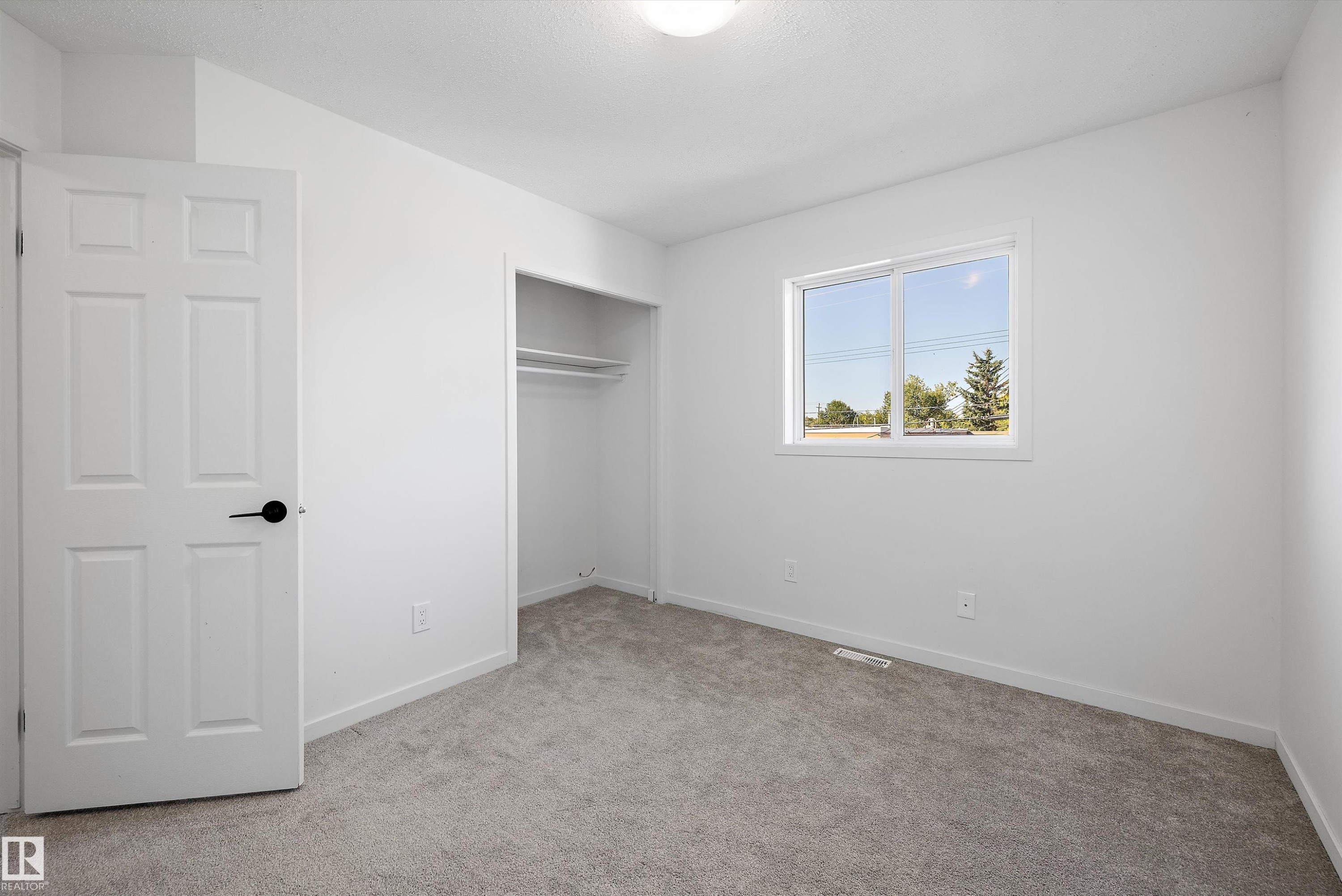 11822 47 Street Nw, Edmonton, AB
