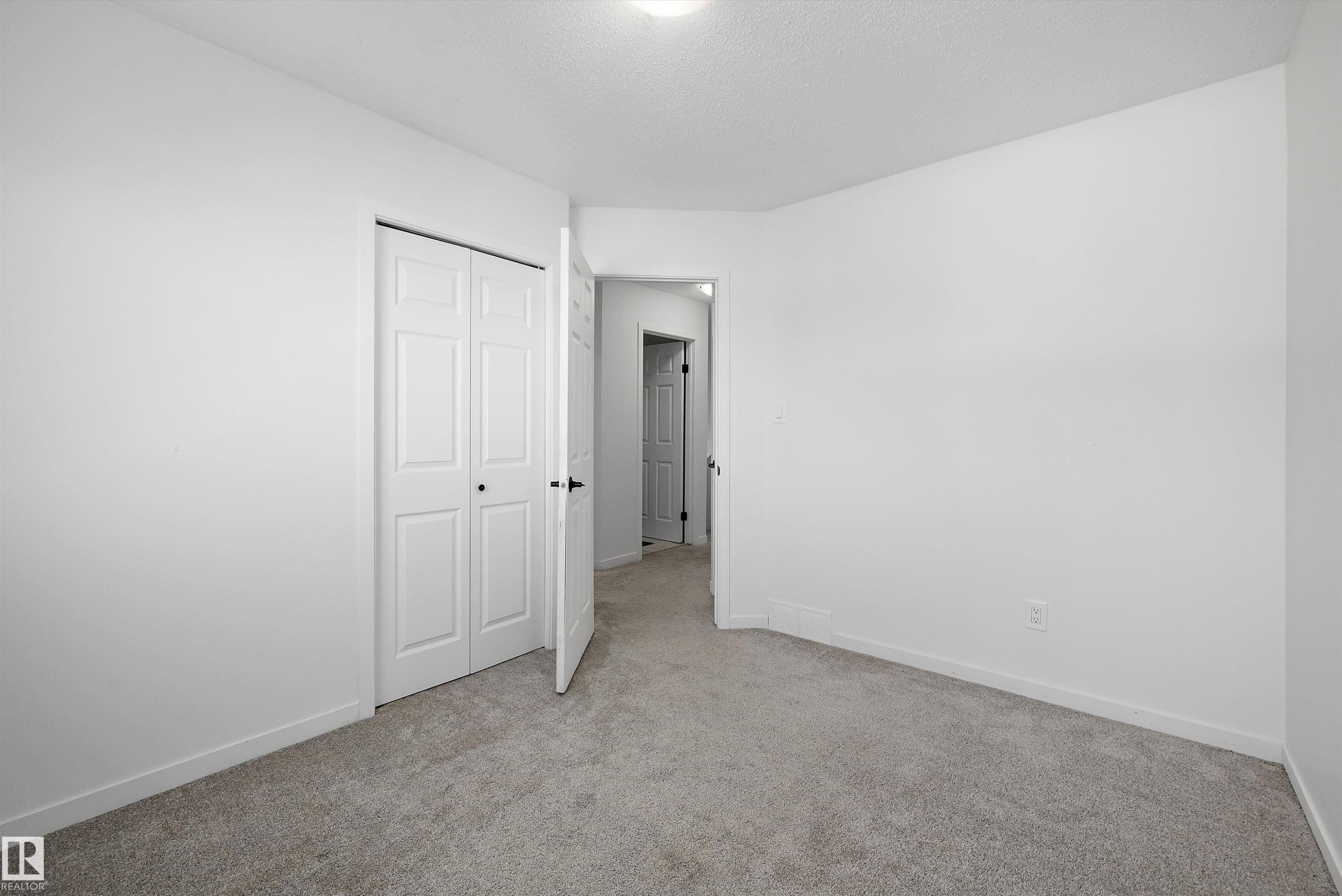 11822 47 Street Nw, Edmonton, AB
