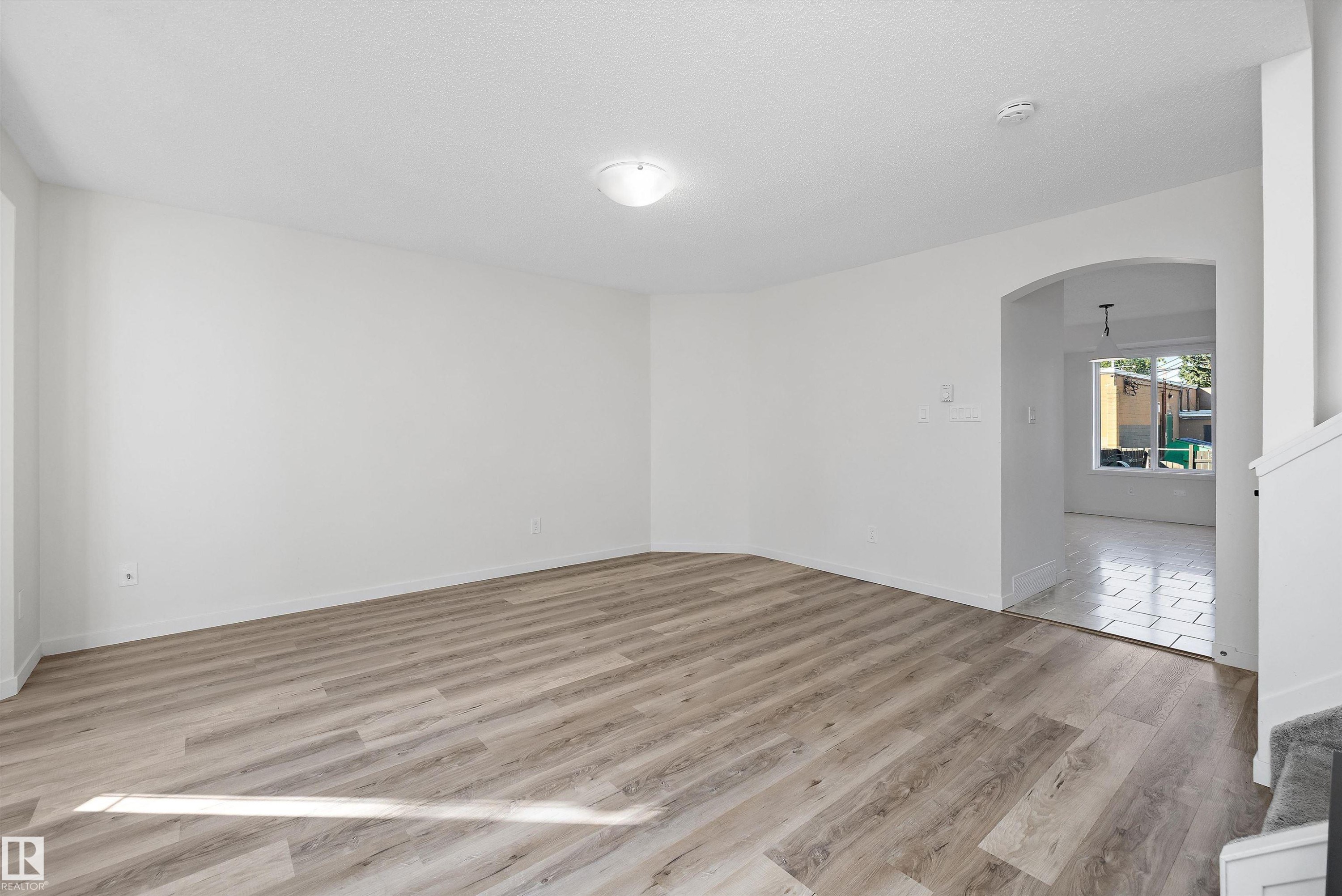 11822 47 Street Nw, Edmonton, AB