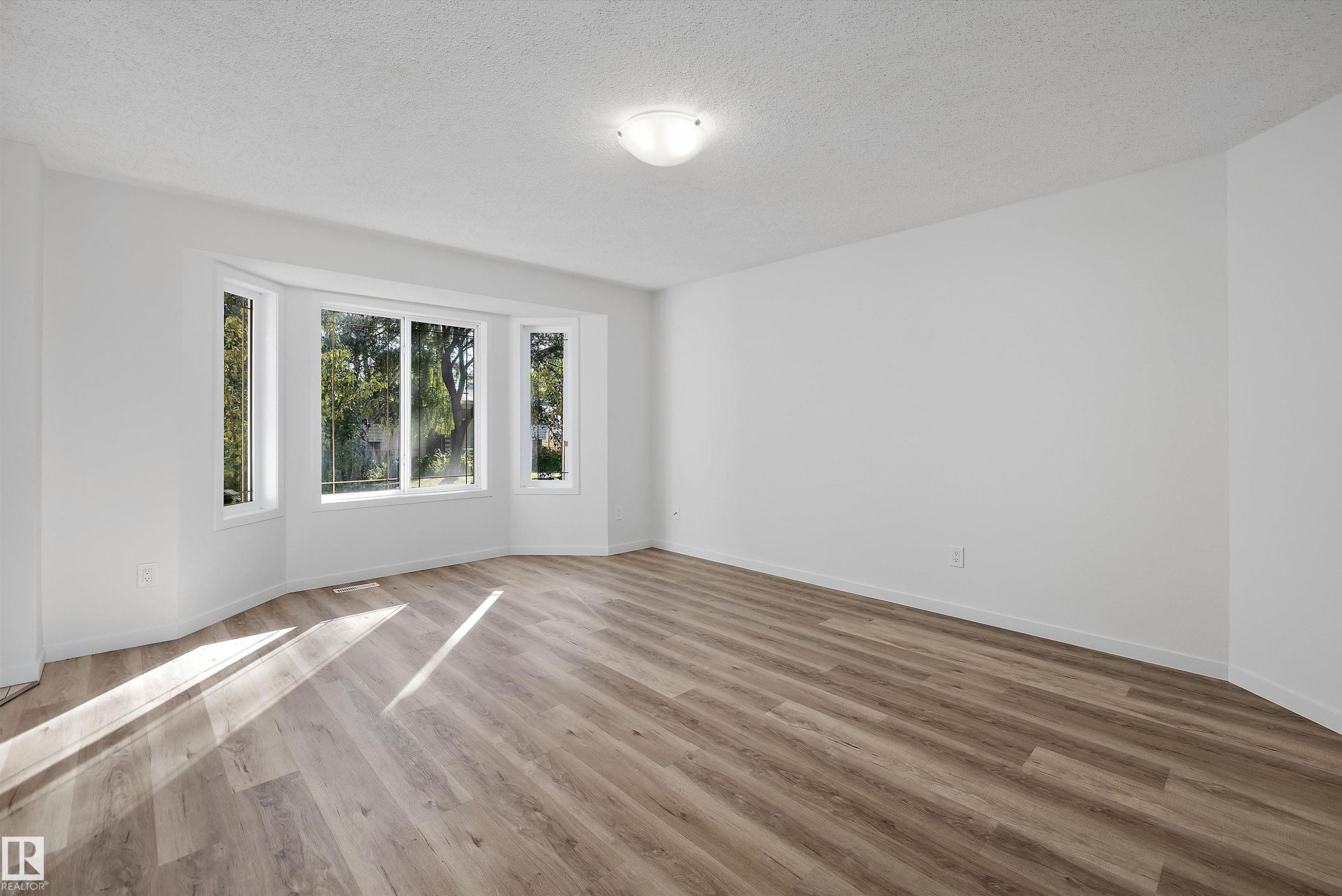 11822 47 Street Nw, Edmonton, AB