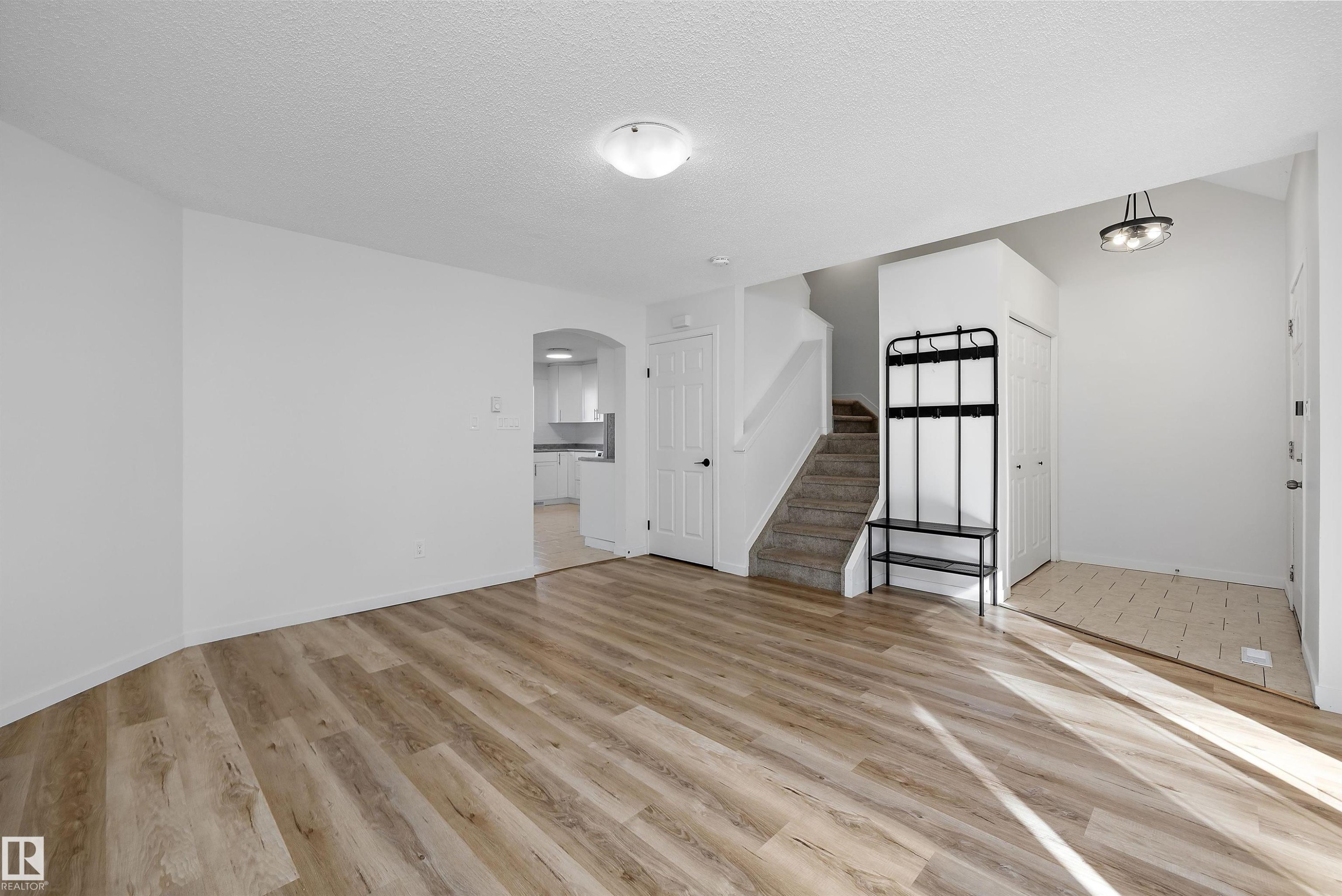 11822 47 Street Nw, Edmonton, AB