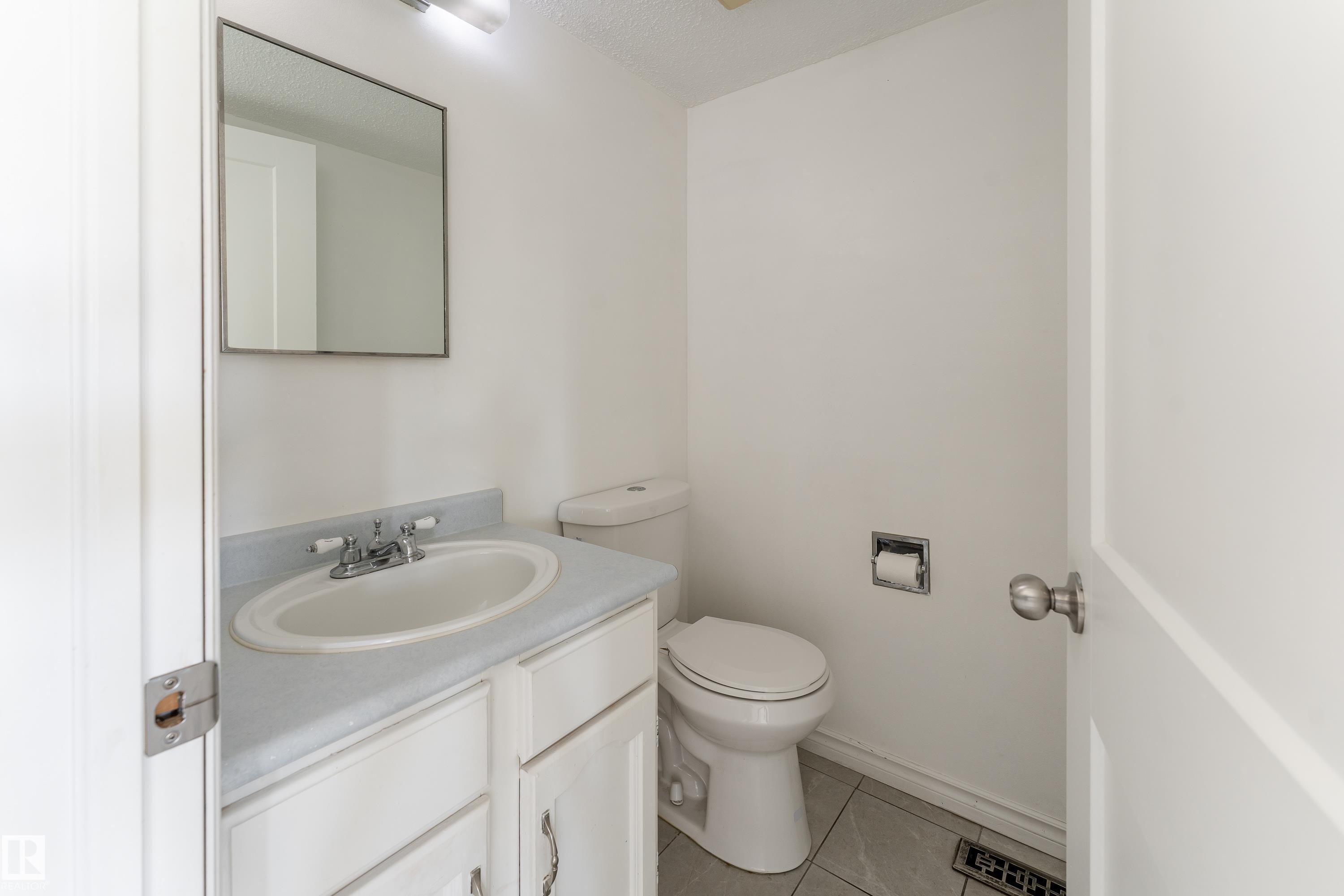 11363 22 Avenue Nw, Edmonton, AB