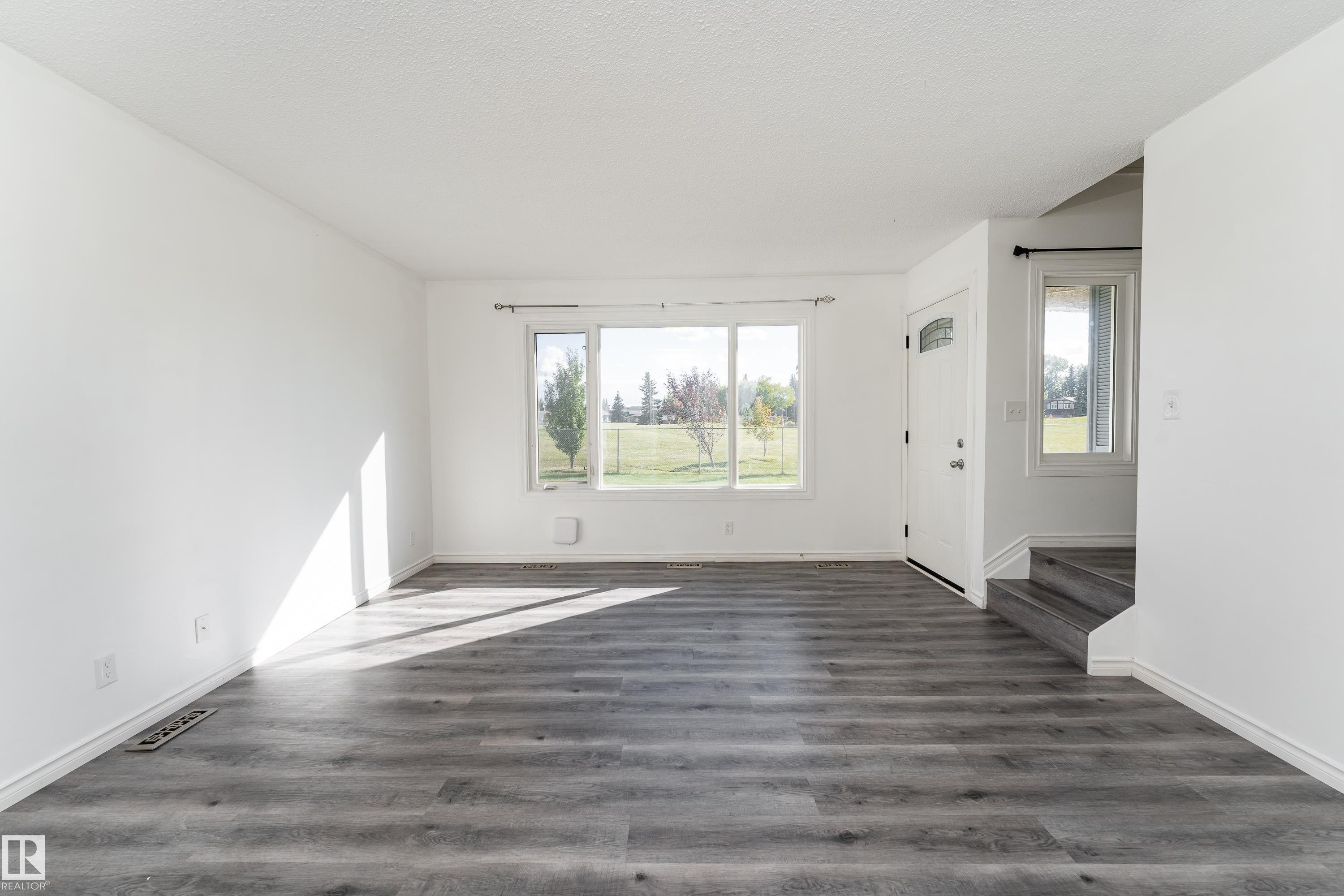 11363 22 Avenue Nw, Edmonton, AB