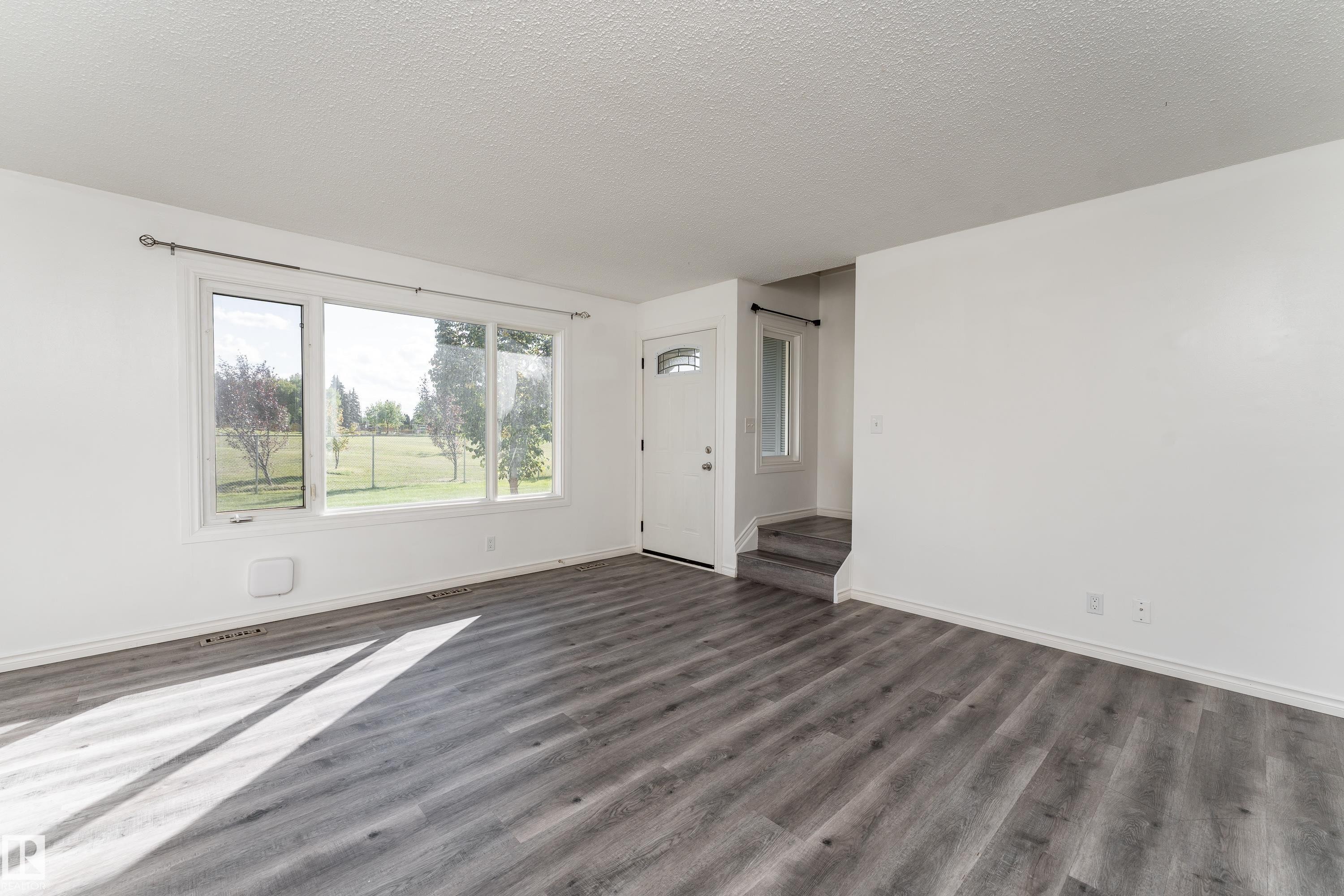 11363 22 Avenue Nw, Edmonton, AB