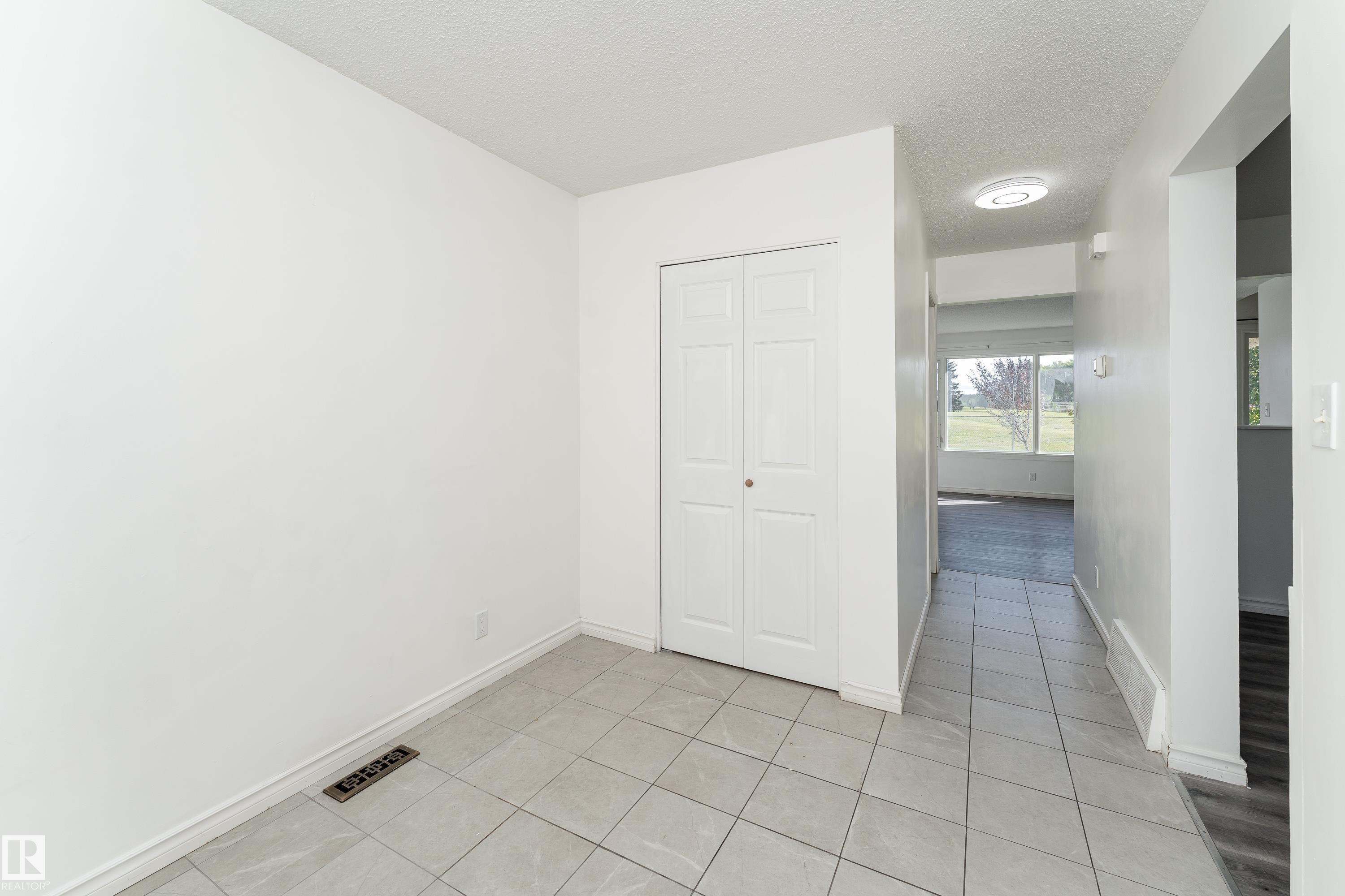 11363 22 Avenue Nw, Edmonton, AB
