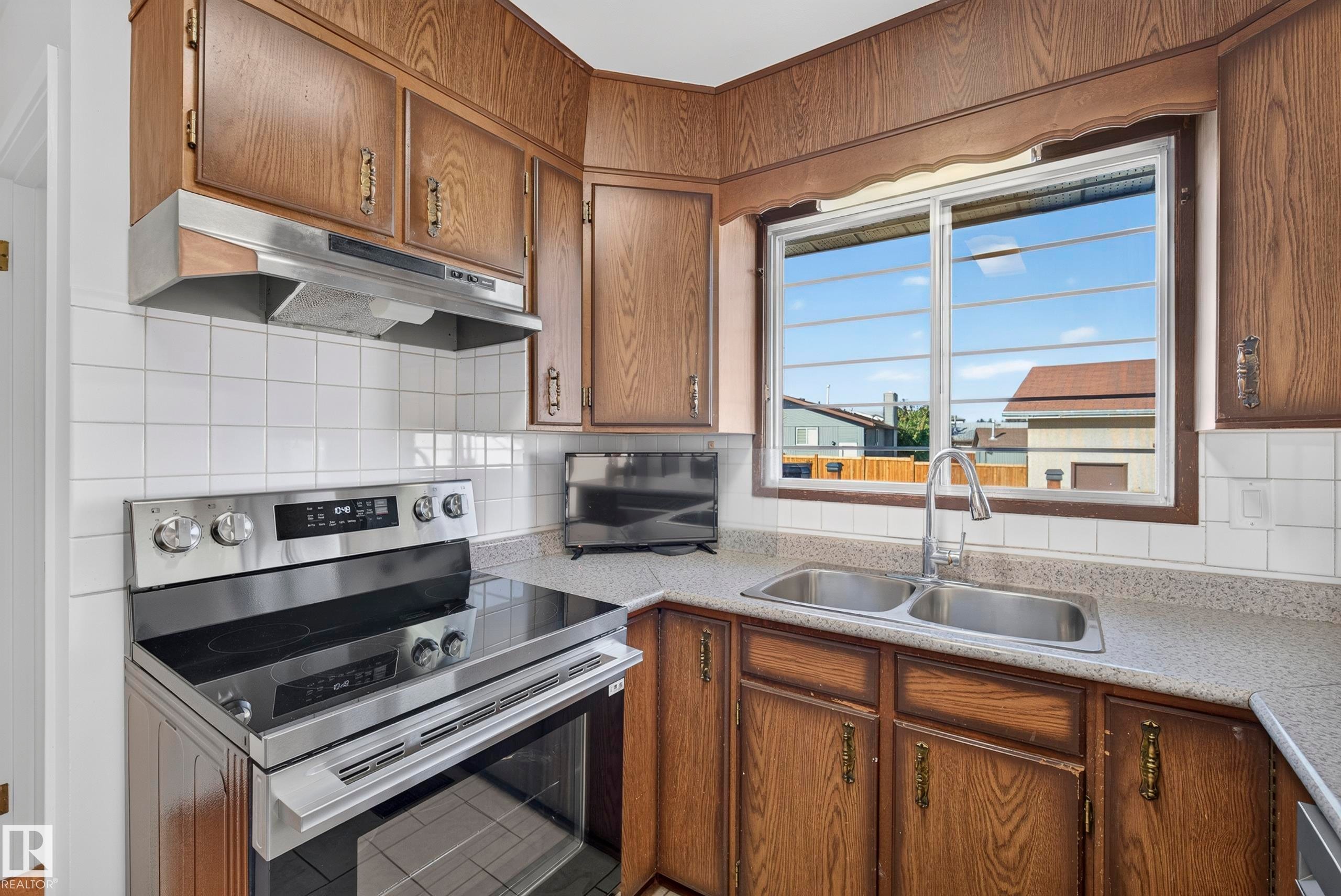1908 62 Street Nw, Edmonton, AB