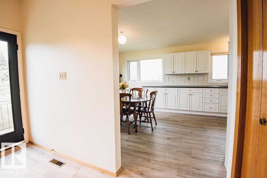 14916 94 Street Nw, Edmonton, AB