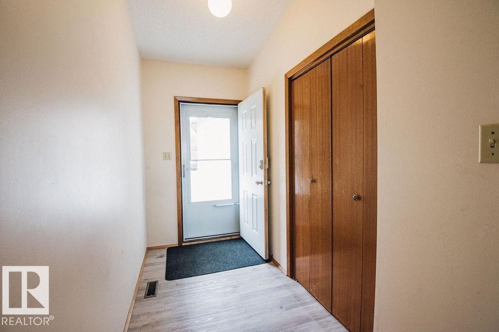 14916 94 Street Nw, Edmonton, AB