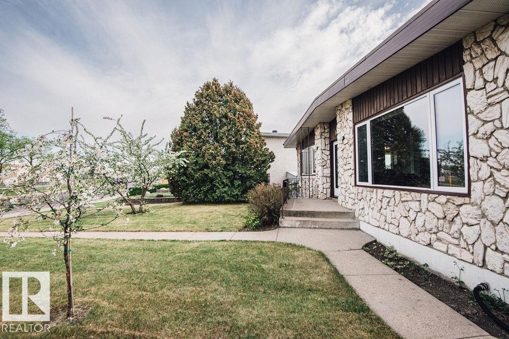 14916 94 Street Nw, Edmonton, AB
