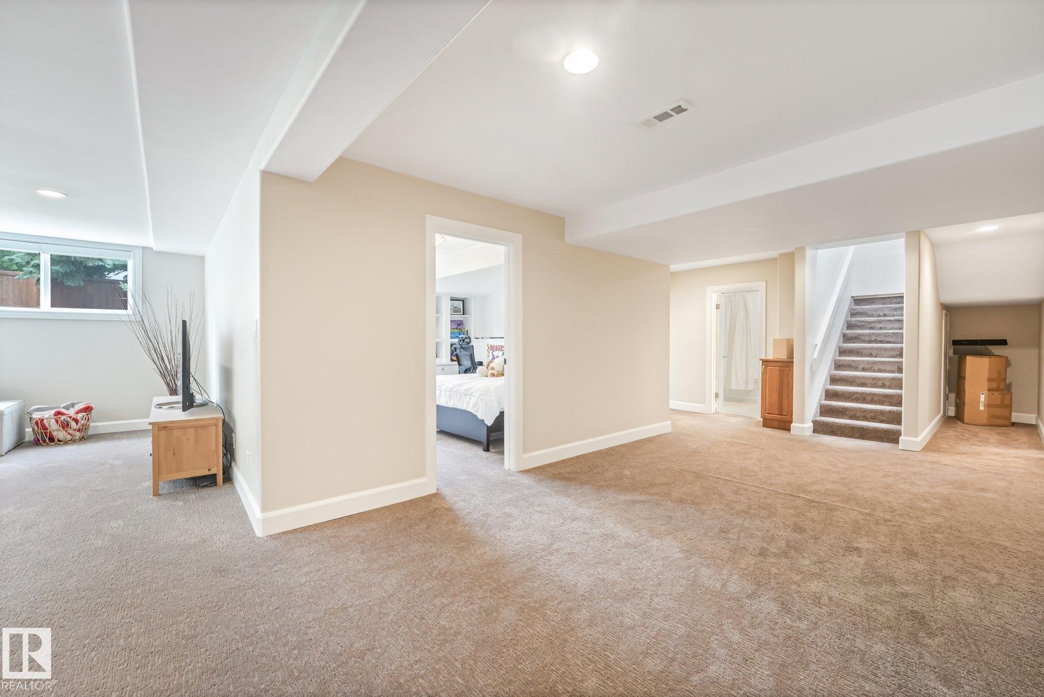 14128 98 Avenue Nw, Edmonton, AB - Indoor