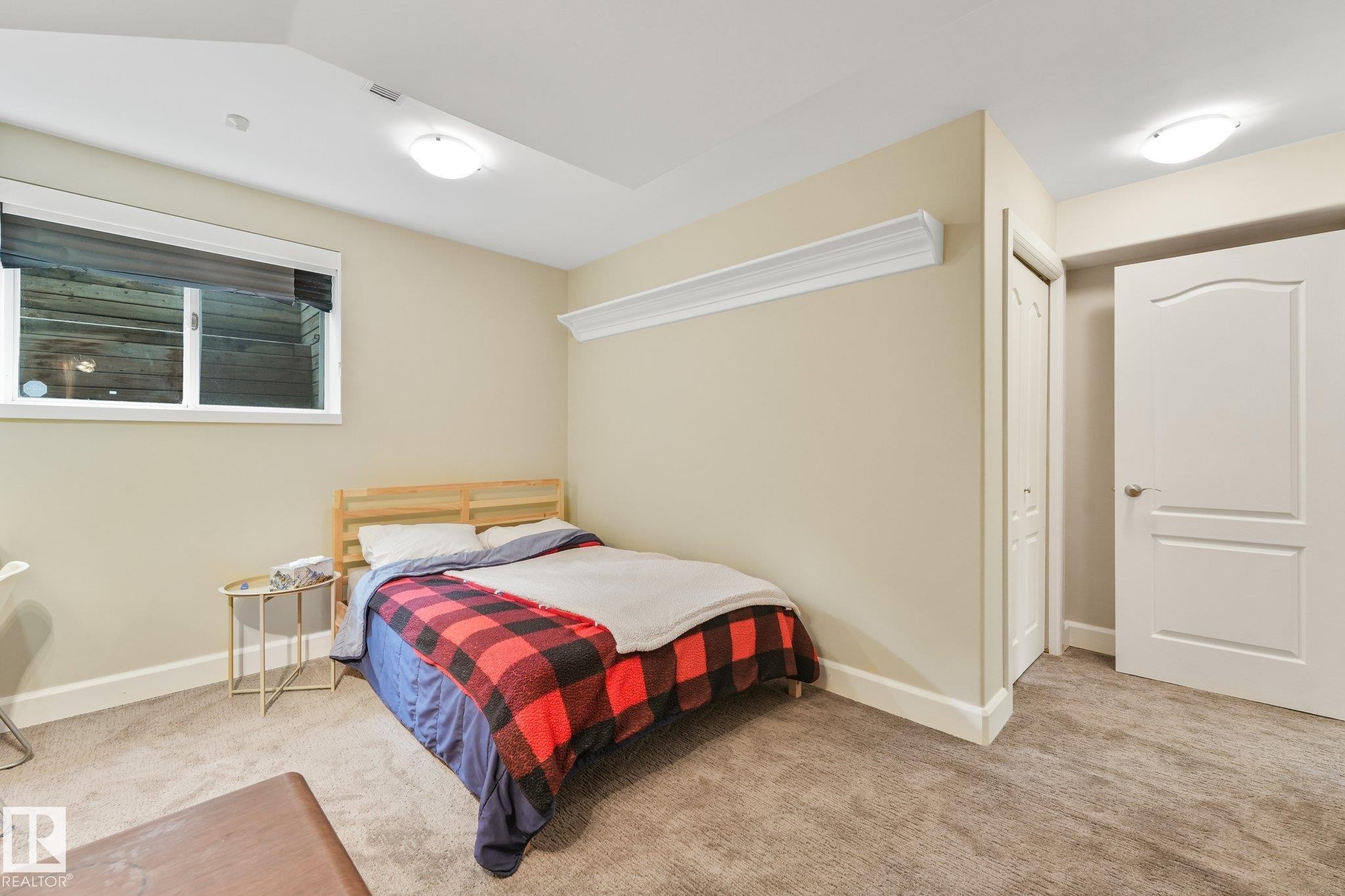 14128 98 Avenue Nw, Edmonton, AB - Indoor Photo Showing Bedroom