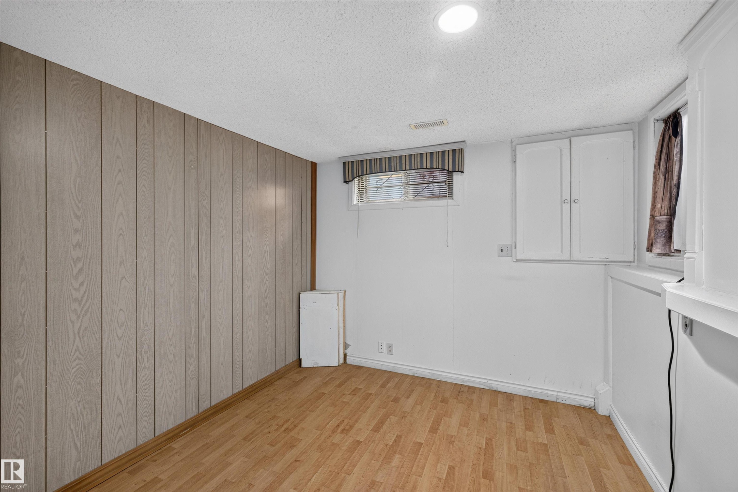 6348 34A Avenue Nw, Edmonton, AB