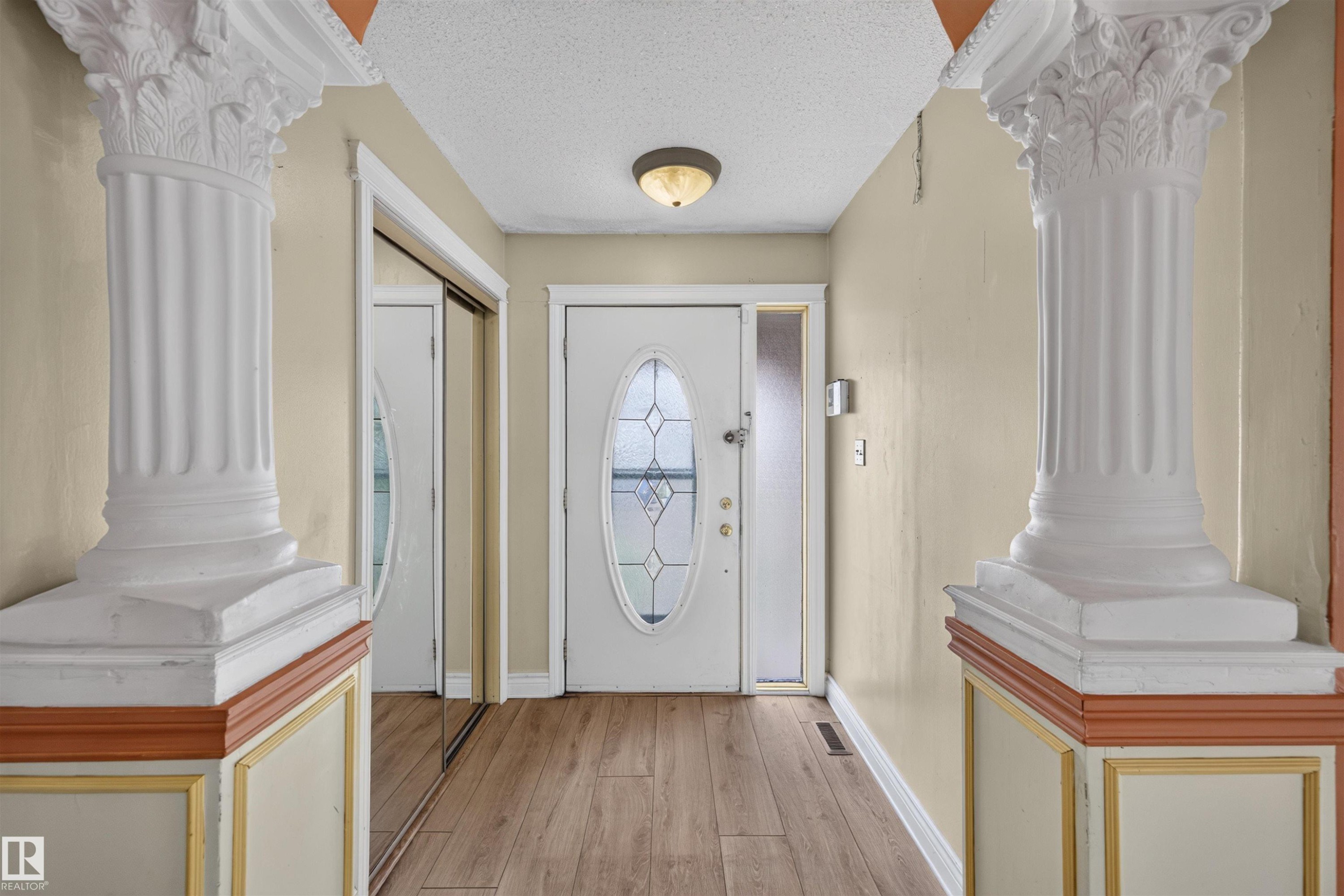 6348 34A Avenue Nw, Edmonton, AB