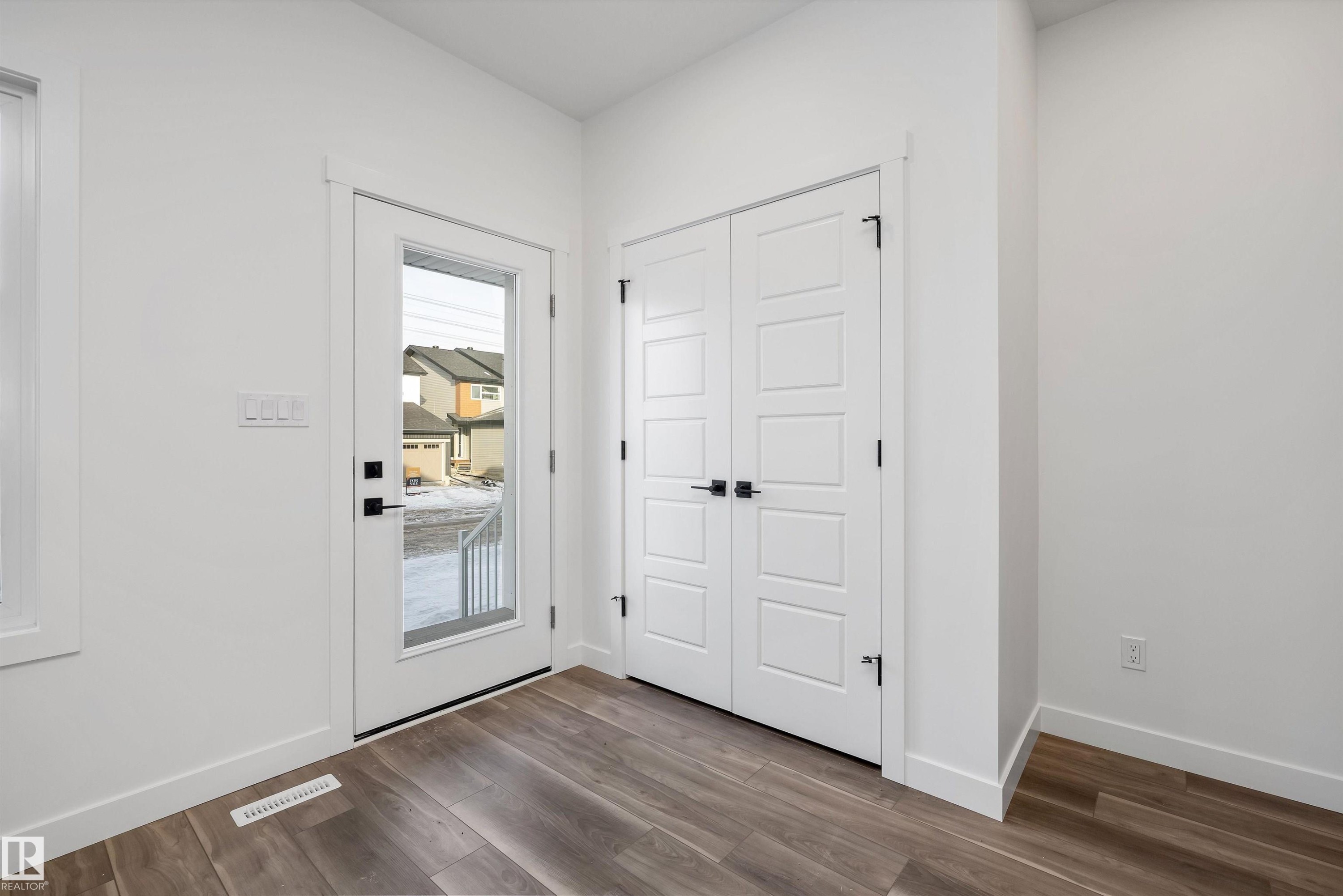 18847 29 Avenue Nw, Edmonton, AB - Indoor Photo Showing Other Room