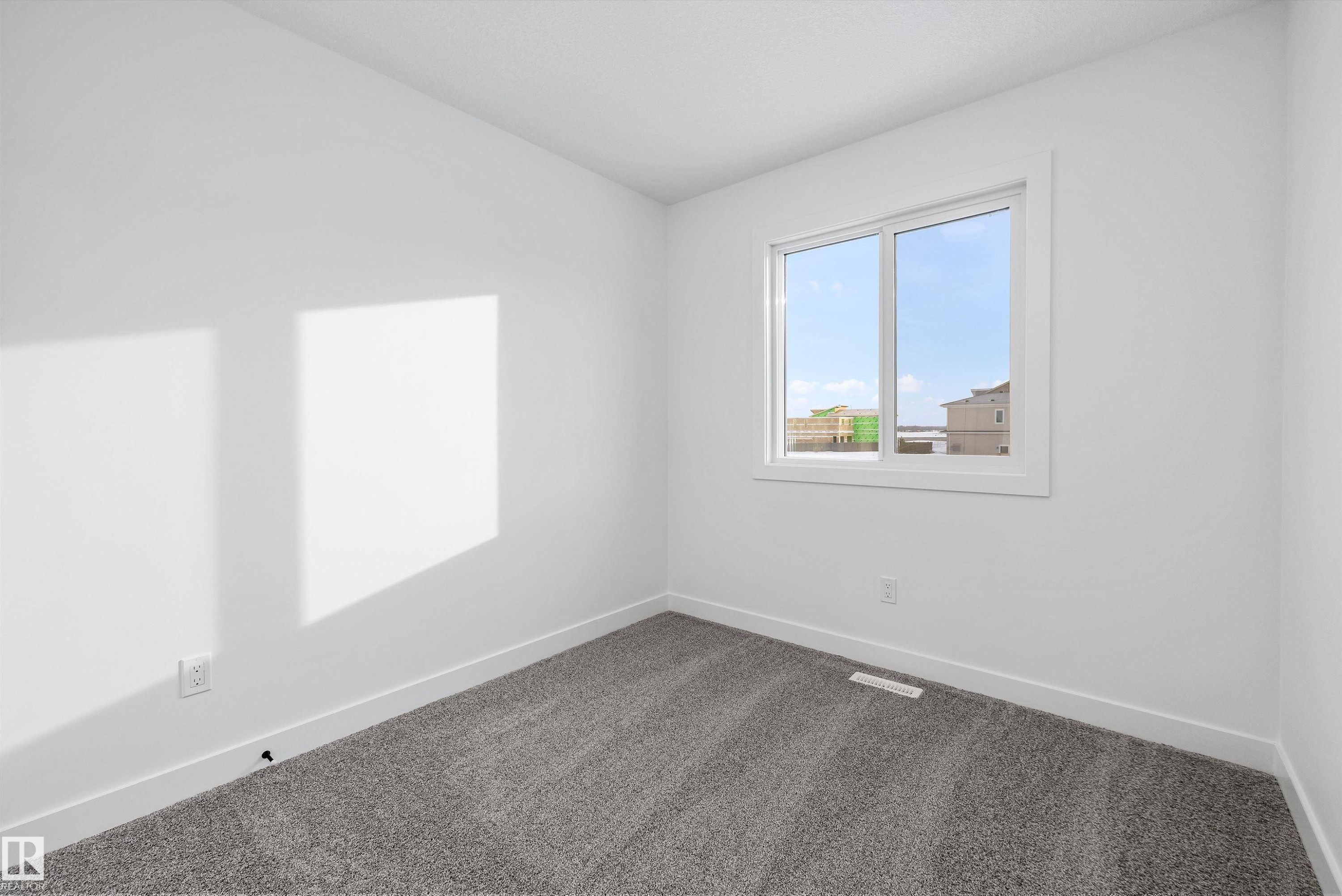 18847 29 Avenue Nw, Edmonton, AB - Indoor Photo Showing Other Room