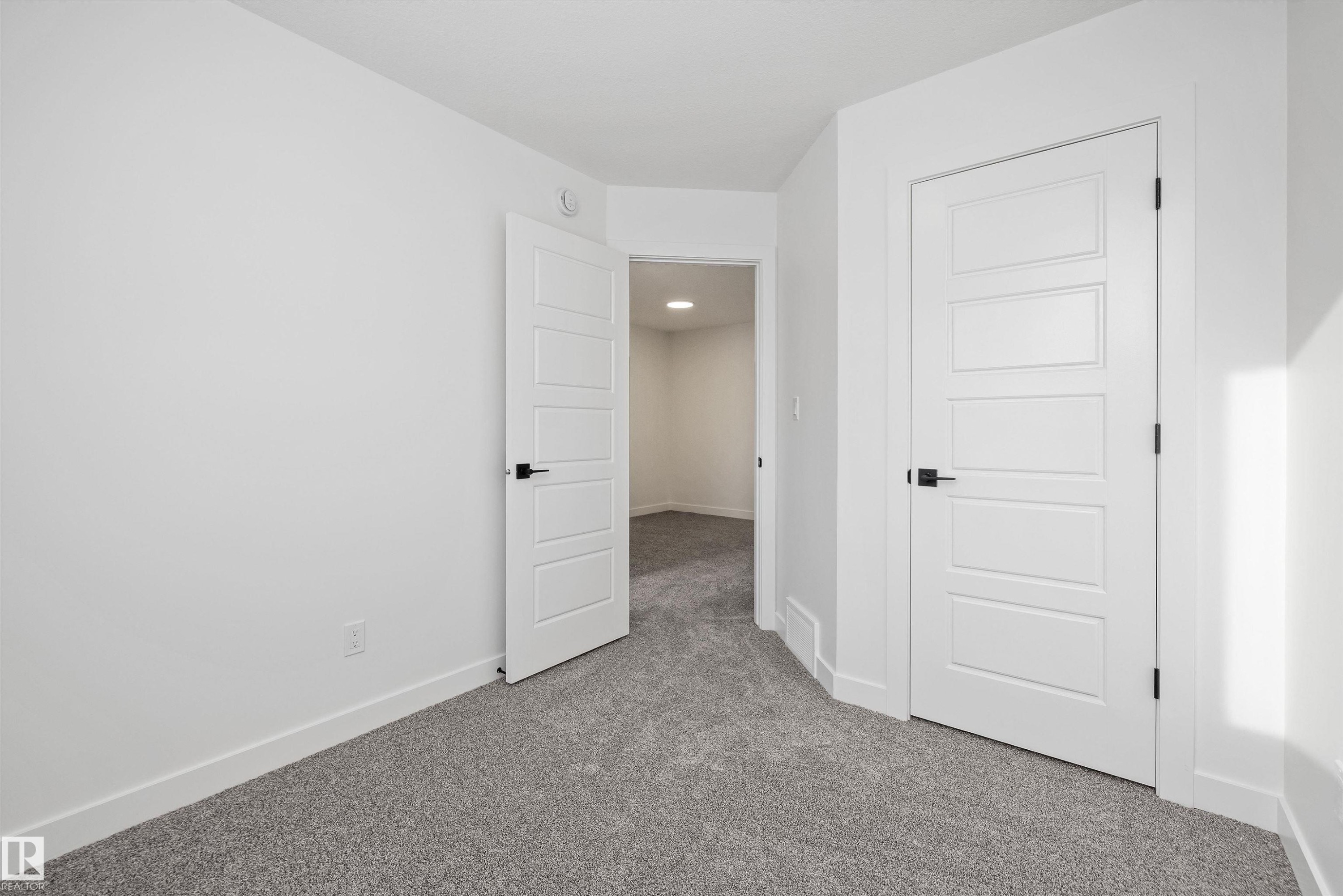 18847 29 Avenue Nw, Edmonton, AB - Indoor Photo Showing Other Room