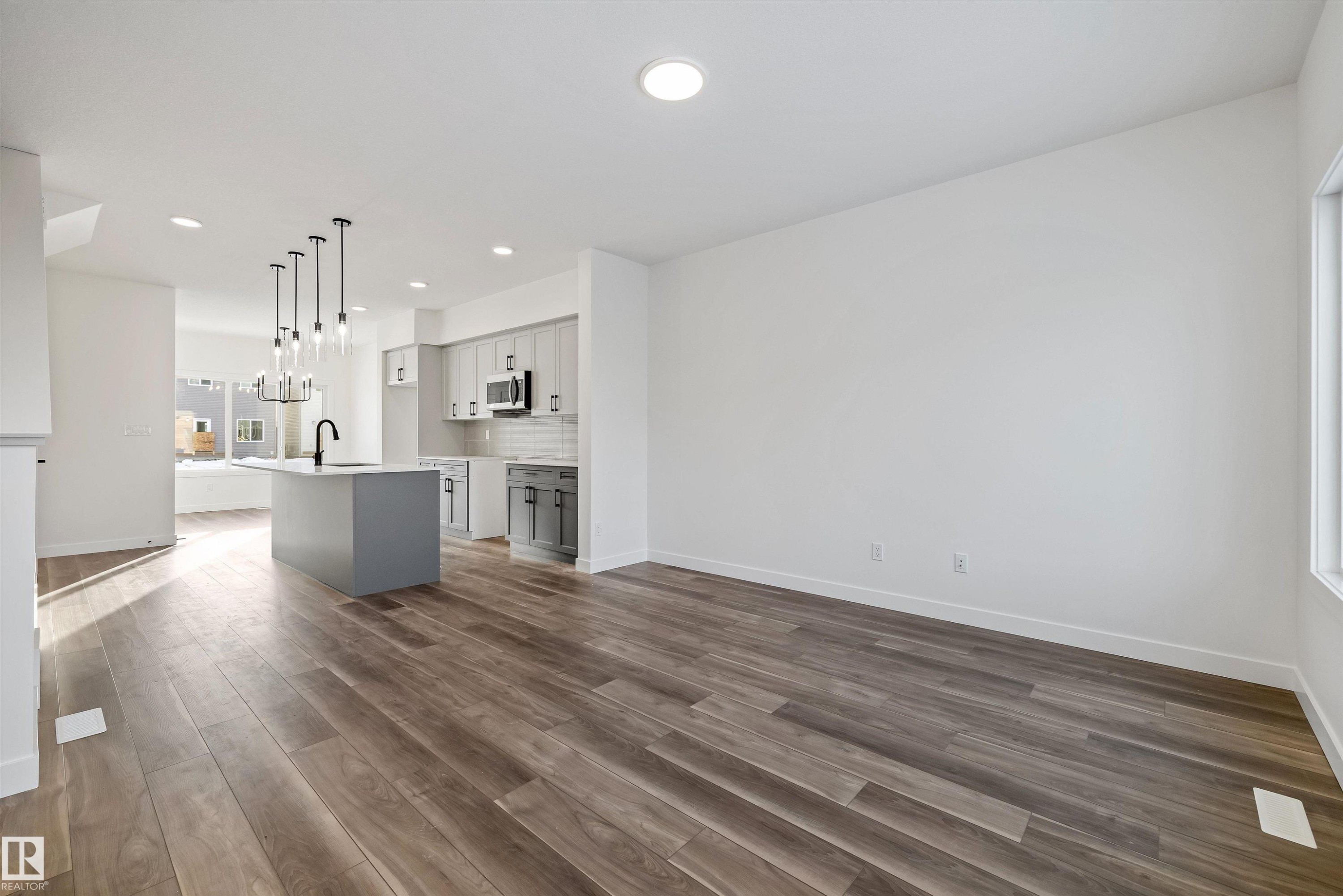 18847 29 Avenue Nw, Edmonton, AB - Indoor Photo Showing Kitchen